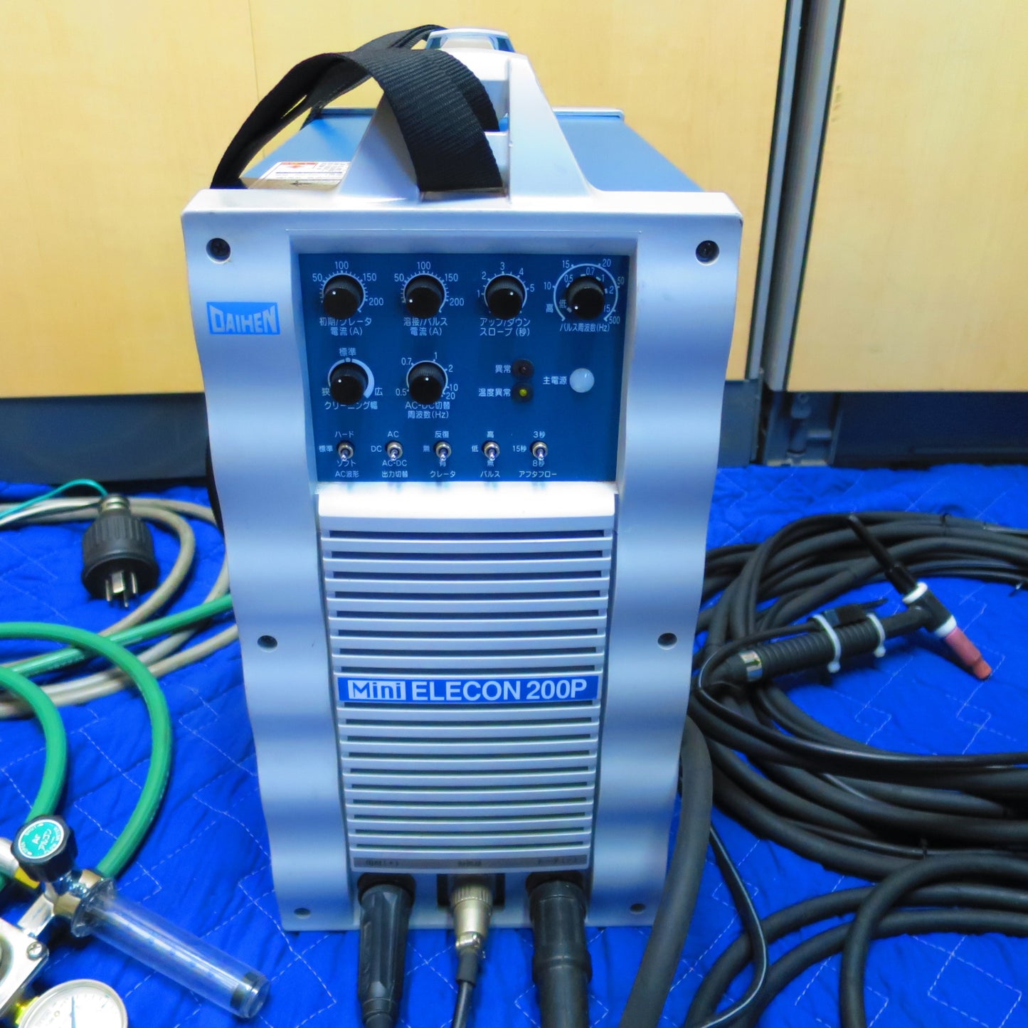 [送料無料] キレイ☆ダイヘン 交直 両用 パルス TIG 溶接機 インバーター Mini ELECON 200P AVPM-200(S-2) DAIHEN☆