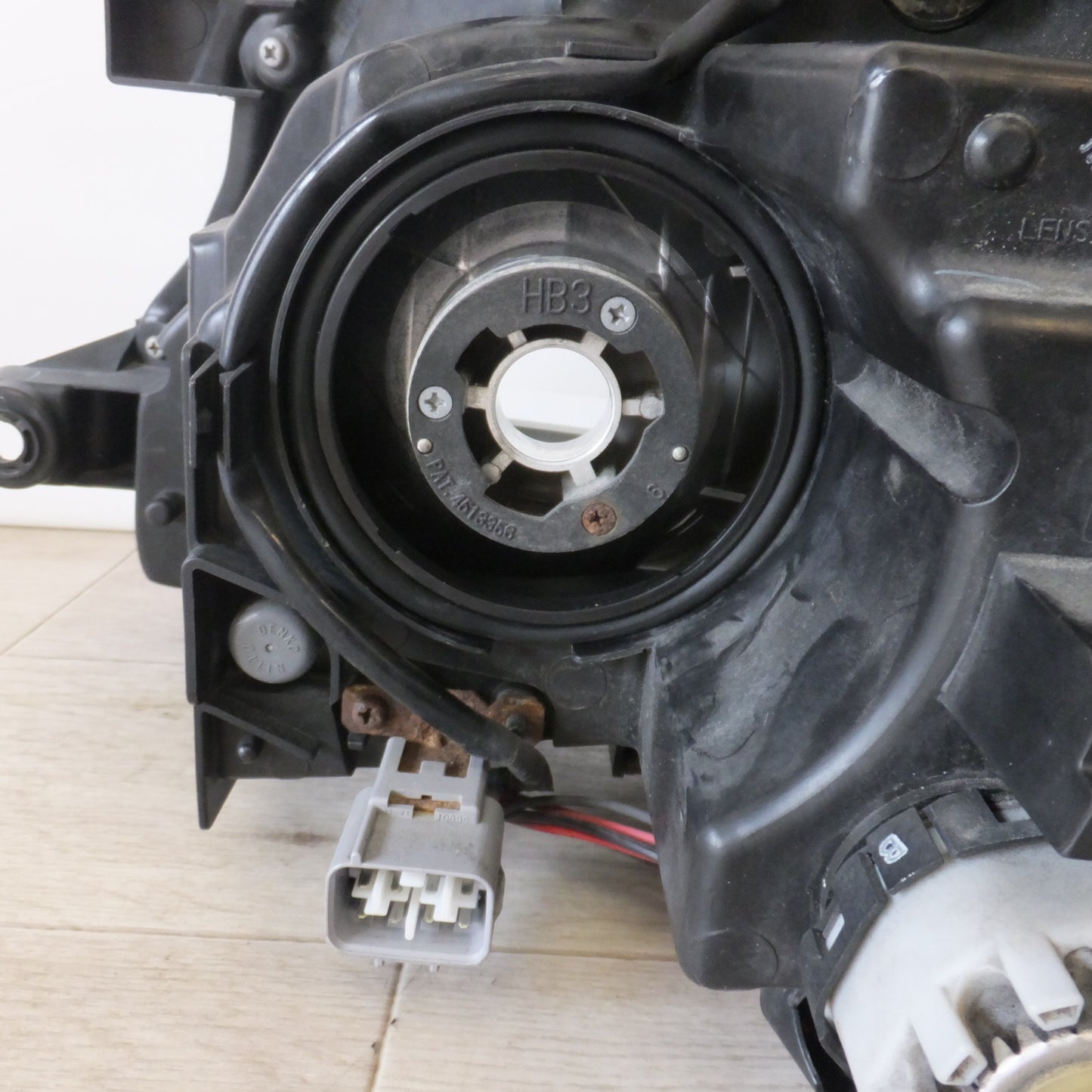 [送料無料] ★スバル SUBARU 純正 フォレスター SH5 SH9 ヘッドライト ICHIKOH 1825 R 右　HID球欠品★