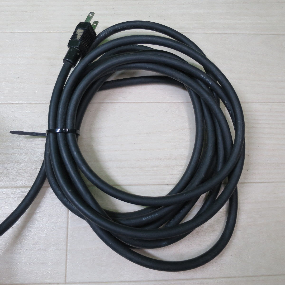 [送料無料] ☆マキタ 125mm 防じん マルノコ KS5100F 電動 工具 切断機 makita 100V 木工用 丸のこ 丸ノコ 丸鋸 コード式☆