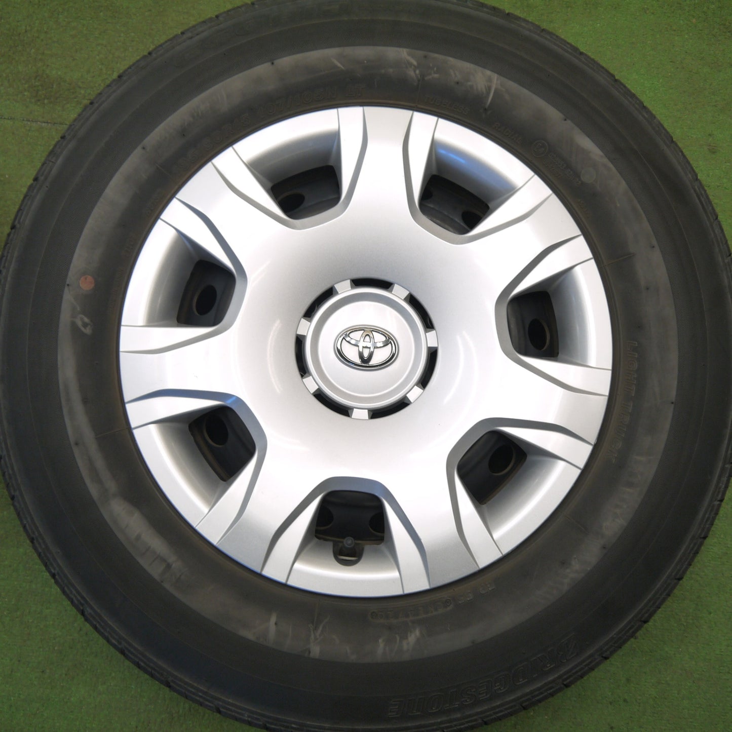 キレイ★トヨタ 200系 ハイエース 純正 スチール 195/80R15 107/105N ブリヂストン エコピア RD613 15インチ PCD139.7/6H★6031104Hノ