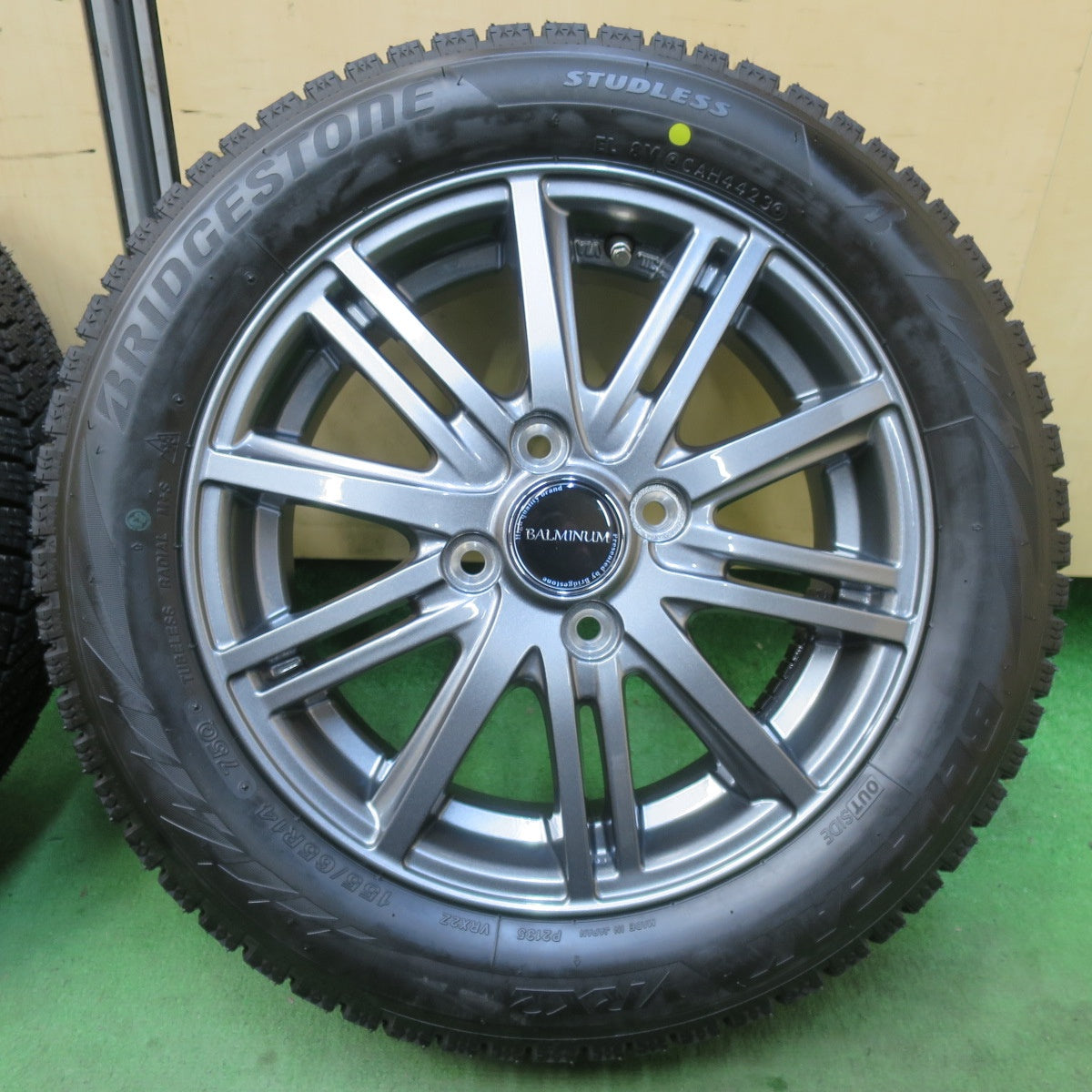 未使用！23年★スタッドレス 155/65R14 ブリヂストン ブリザック VRX2 BALMINUM BR10 バルミナ 14インチ PCD100/4H★5122301イス