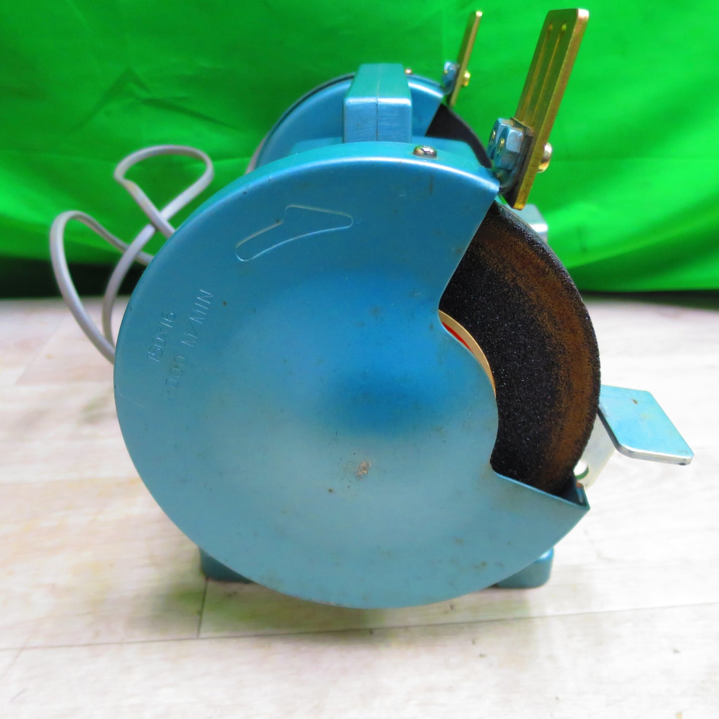 [送料無料] ☆日立 150mm 軽便グラインダー NTG-150 100V 電動 グラインダー 卓上 両頭 研磨機 工具 DIY 大工 道具☆