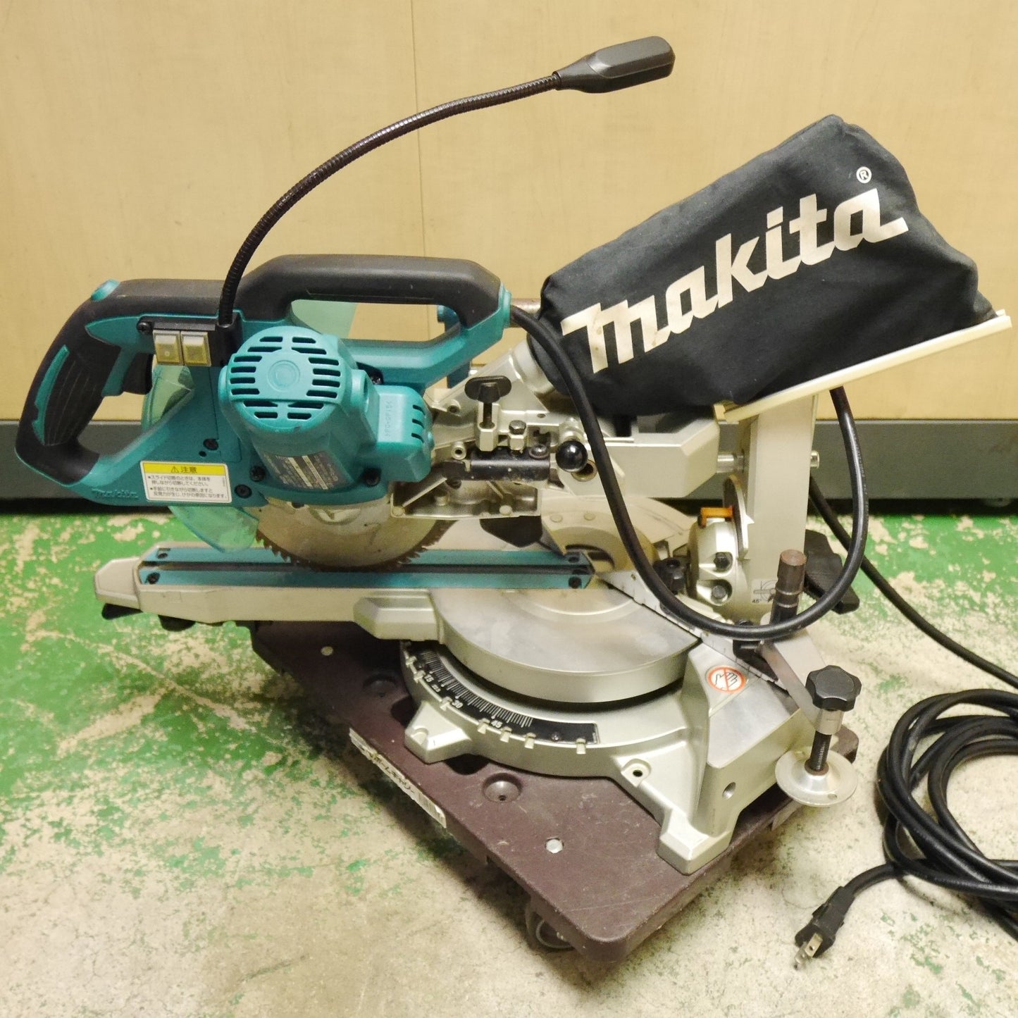 [送料無料] ☆マキタ 165mm スライド マルノコ LS0613FL 電動 工具 切断機 丸のこ 丸ノコ 丸鋸 木工用 makita☆