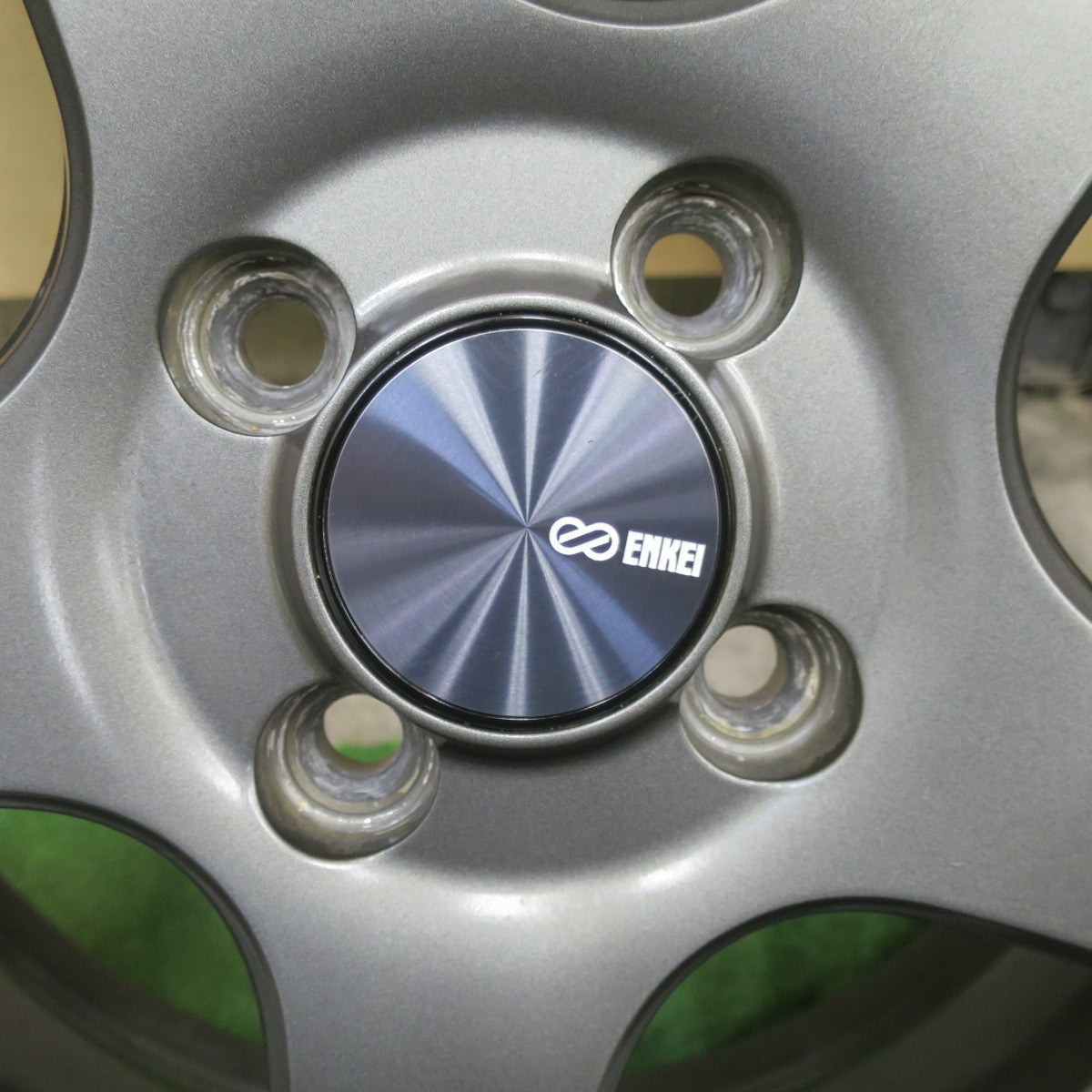 キレイ★ENKEI PF05 165/50R16 ヨコハマ アドバン FLEVA V701 16インチ エンケイ PCD100/4H★6040604TTノ