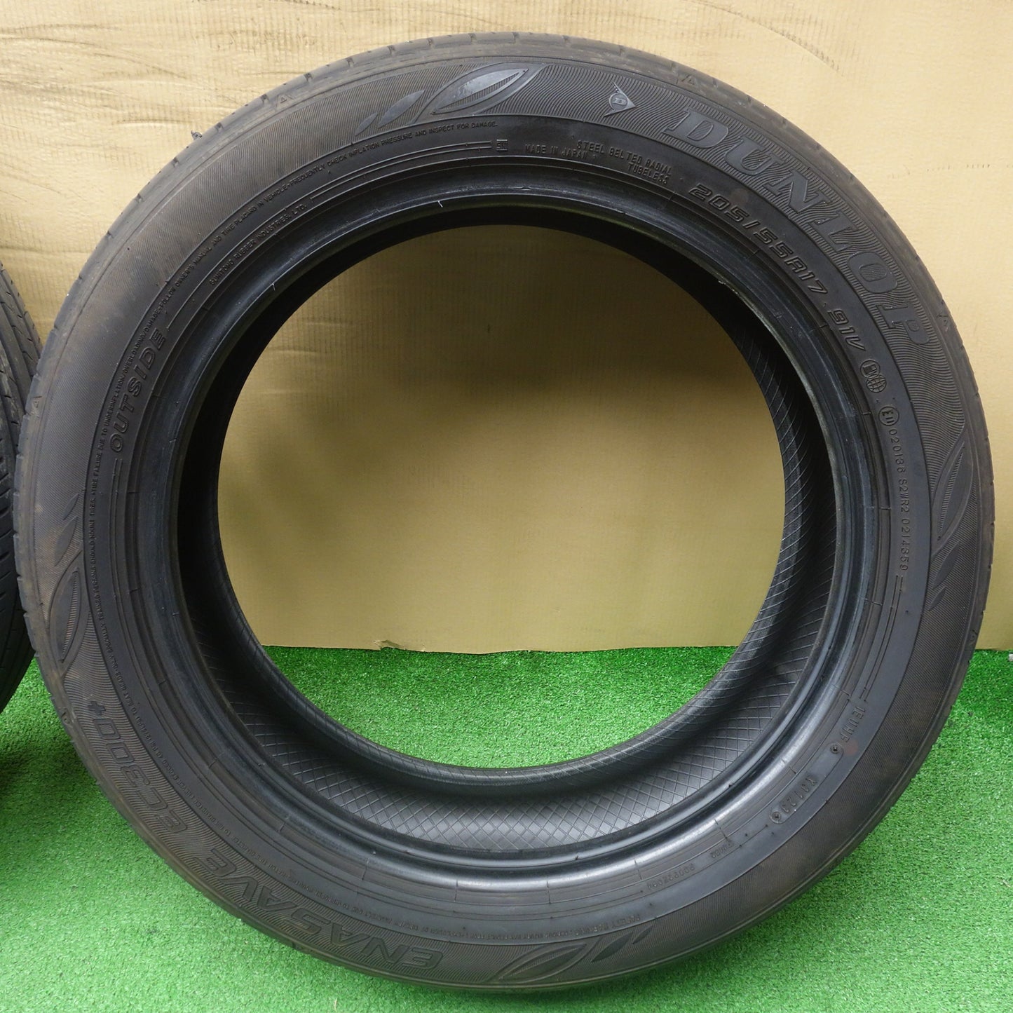 バリ溝！23年！8.5分★205/55R17 ダンロップ エナセーブ EC300+ タイヤ 17インチ ノア ヴォクシー エスクァイア セレナ ステップワゴン 等★6062803KTノタ