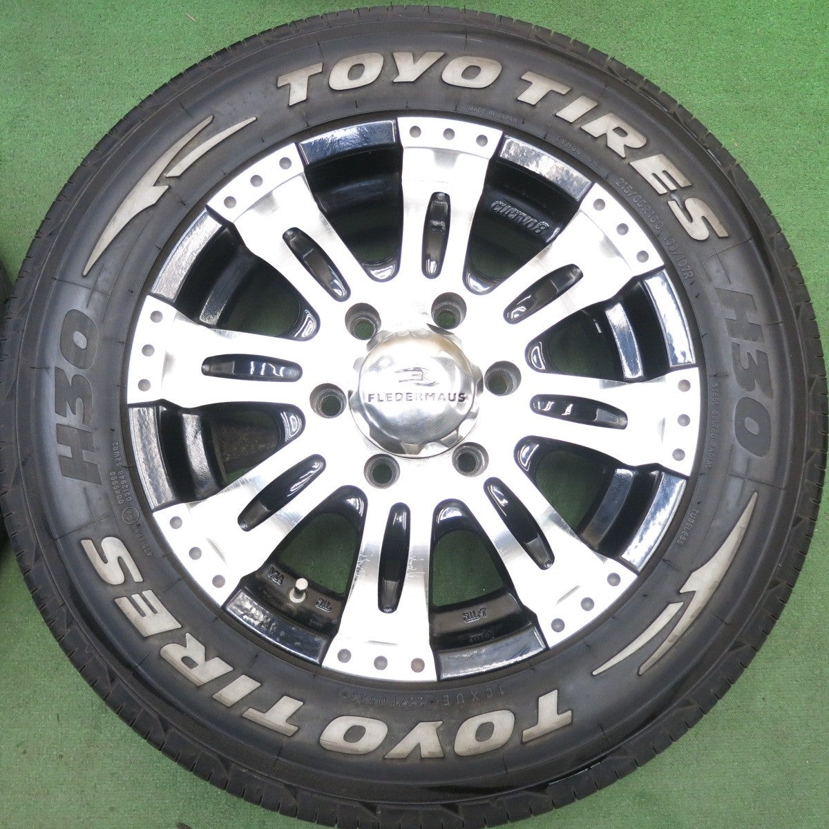 バリ溝！23年！9.5分◎FLEDERMAUS CUERVO8 215/65R16 トーヨー H20 H30 ホワイトレター フレーダーマウス クエルボ8 16インチ PCD139.7/6H◎6072503HAノ