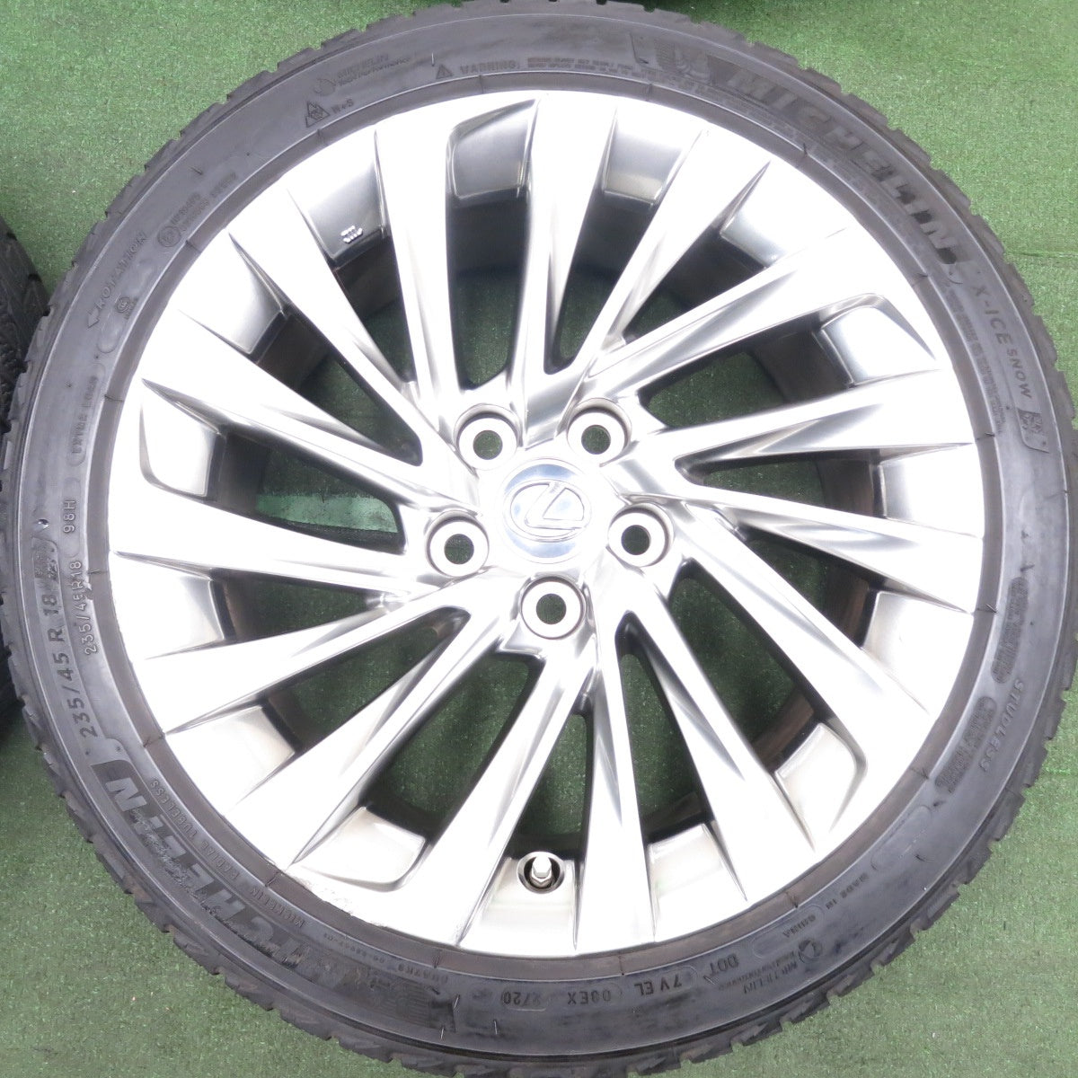 *送料無料* センサー付！バリ溝！20年！8.5分★レクサス ES300h 純正 235/45R18 スタッドレス ミシュラン X-ICE SNOW 18インチ PCD114.3/5H★4050705HAス