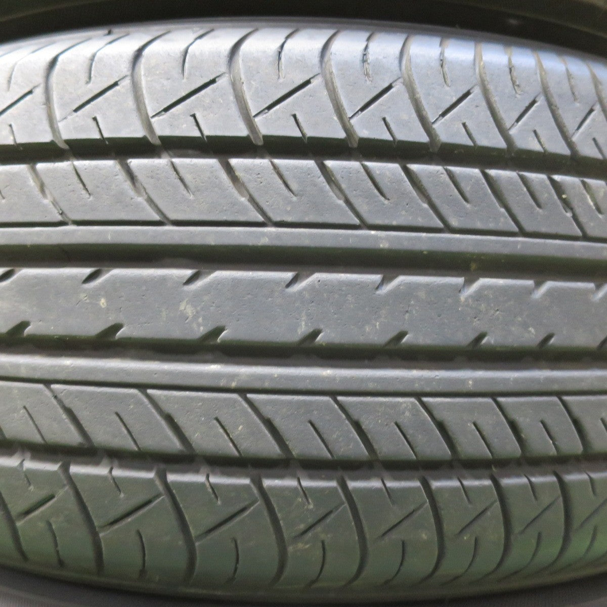 バリ溝！9分★215/60R16 ヨコハマ dB デシベル E70 E70A タイヤ 16インチ アルファード エスティマ オデッセイ ヴェゼル CX-5 等★5061505イノタ