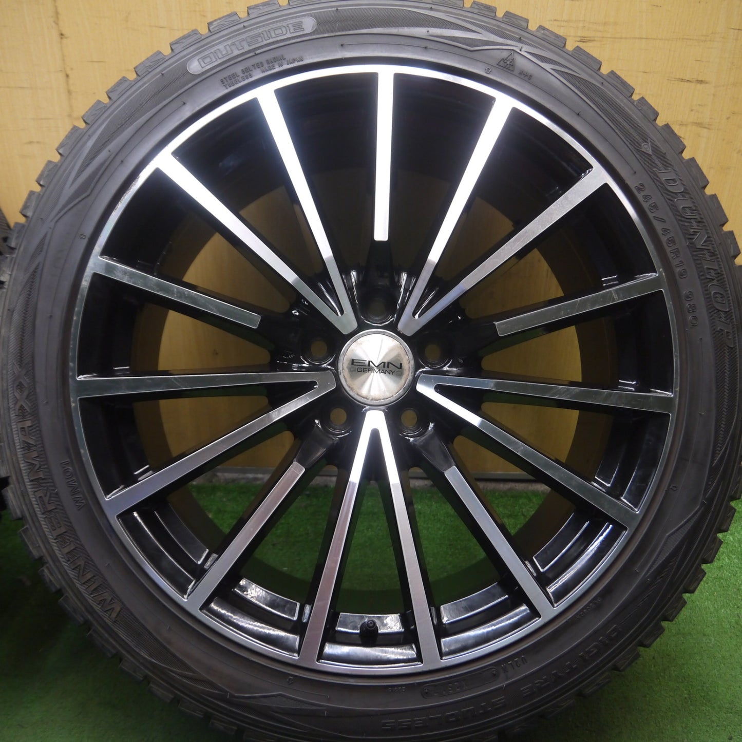 *送料無料* バリ溝！キレイ！9分★ベンツ等 EMN GERMANY 245/45R19 スタッドレス ダンロップ ウインターマックス WM01 PCD112/5H★4072602Hス