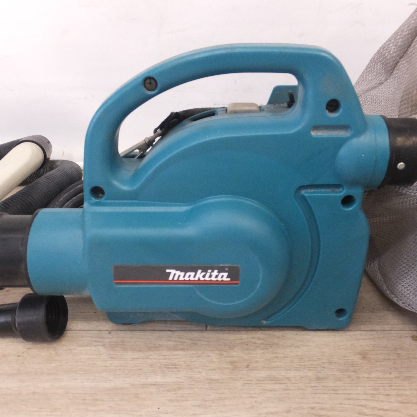 [送料無料] ★マキタ makita 携帯用集じん機 451 屋内用　100V～ 5.5A 50-60Hz 520W★