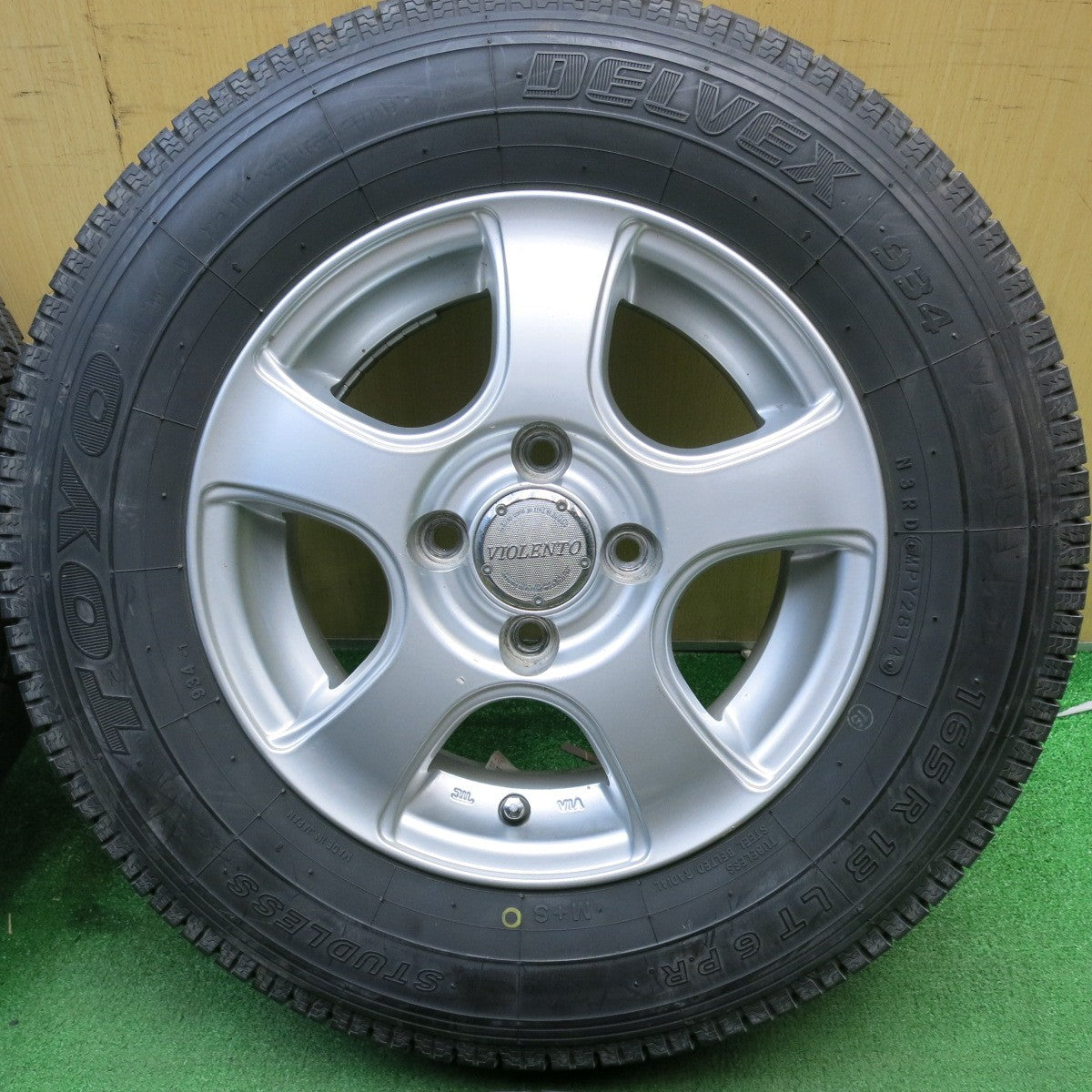 バリ溝！9.5分以上★スタッドレス 165R13 6PR トーヨー デルベックス 934 VIOLENTO ヴィオレント 13インチ PCD100/4H★5042003TNス