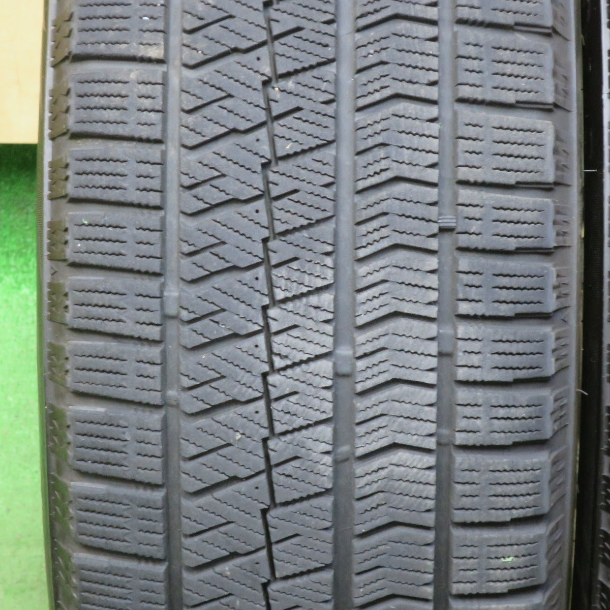 バリ溝！22年！キレイ！8.5分★スタッドレス 215/55R17 ブリヂストン ブリザック VRX2 Exceeder エクシーダー 17インチ PCD114.3/5H★5111201TTス