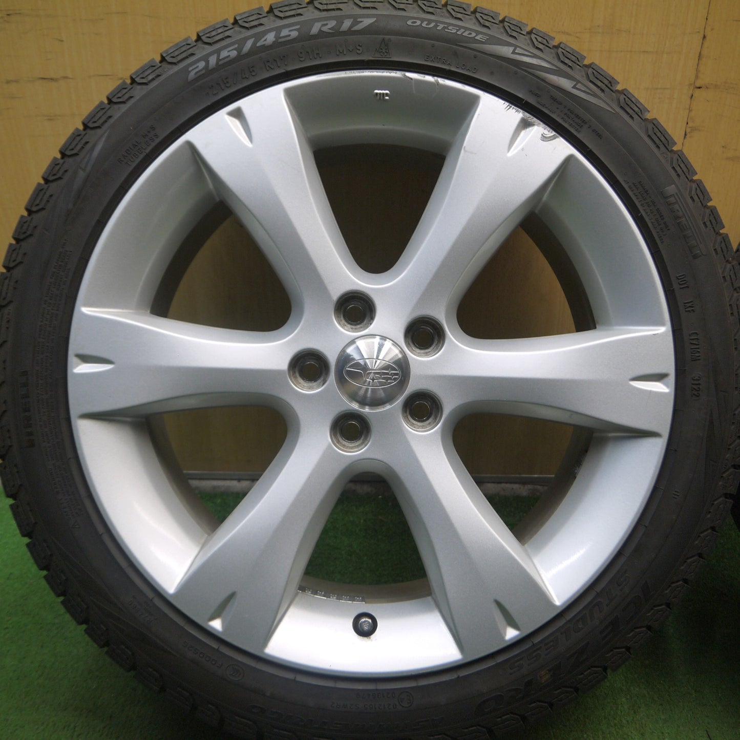 *送料無料* バリ溝！22年！9.5分★スバル BP5 レガシィ 純正 215/45R17 スタッドレス ピレリ アイスゼロ アシンメトリコ PCD100/5H★4043008Hス
