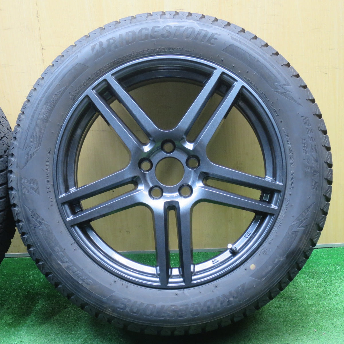 バリ溝！23年！キレイ！9.5分★ボルボ 等 Eurodesign EIGER 阿部商会 235/55R18 スタッドレス ブリヂストン ブリザック DM-V3 18インチ ユーロデザイン アイガー PCD108/5H★5112602NJス