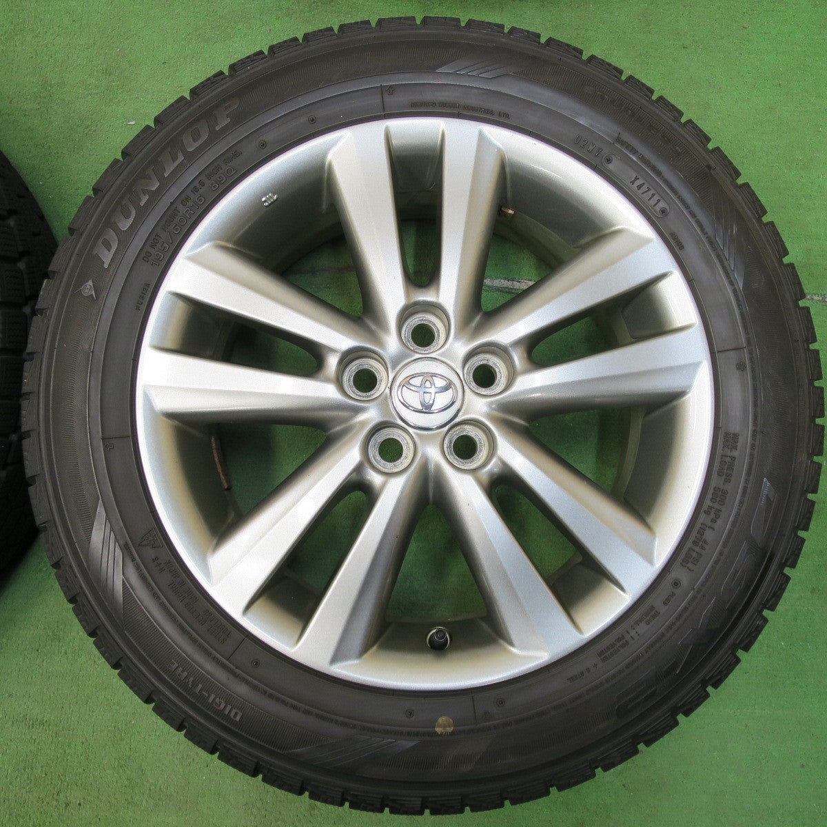[送料無料] バリ溝！9分★トヨタ 20系 ウィッシュ 純正 195/60R16 スタッドレス ダンロップ DSX-2 16インチ PCD100/5H★5010803イス
