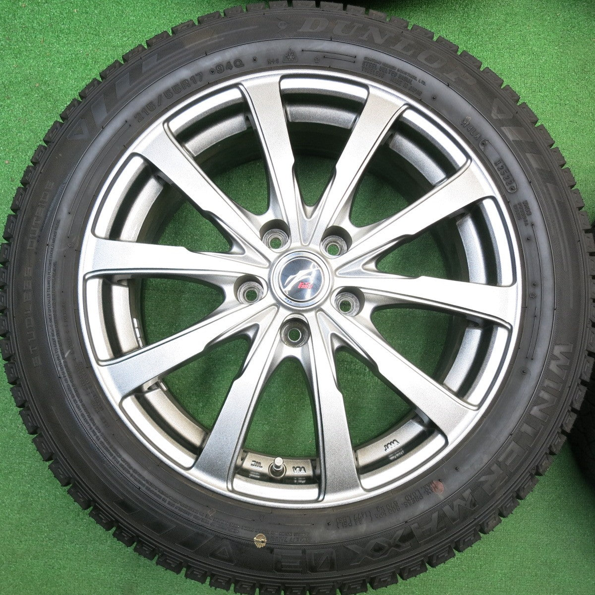 バリ溝！22年！キレイ！9.5分★スタッドレス 215/55R17 ダンロップ ウインターマックス 03 Fang ファング 17インチ PCD114.3/5H★5122108HAス