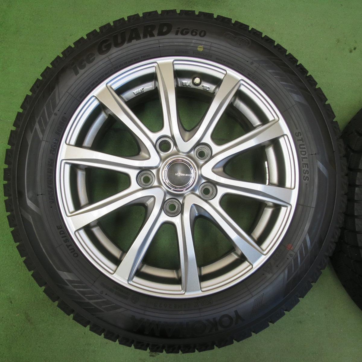 バリ溝！23年！キレイ！9.5分以上★スタッドレス 185/65R15 ヨコハマ アイスガード iG60 MiLLOUS ミルアス 15インチ PCD114.3/5H★5112906イス