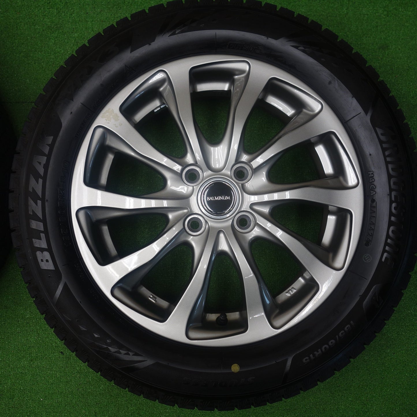 超バリ溝！24年！ほぼ10分◎スタッドレス 185/60R15 ブリヂストン ブリザック VRX3 BALMINUM TR10 バルミナ 15インチ PCD100/4H◎6062003KTス