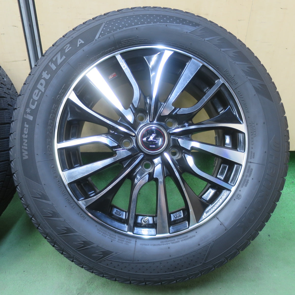 4本価格★LEONIS VT 195/65R15 スタッドレス ハンコック ウインター アイセプト IZ2A レオニス 15インチ PCD114.3/5H★6051806イス