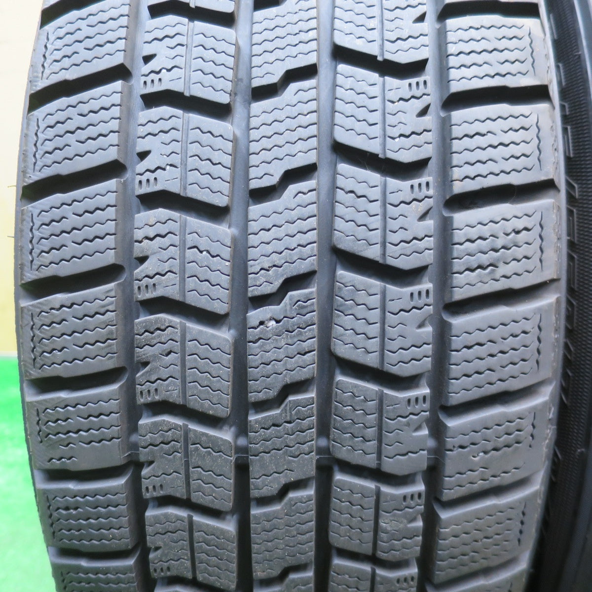 バリ溝！9.5分★LOXARNY EX BYRON STINGER 215/55R17 スタッドレス グッドイヤー アイスナビ7 ロクサーニ バイロン スティンガー 17インチ PCD114.3/5H★5121901NJス