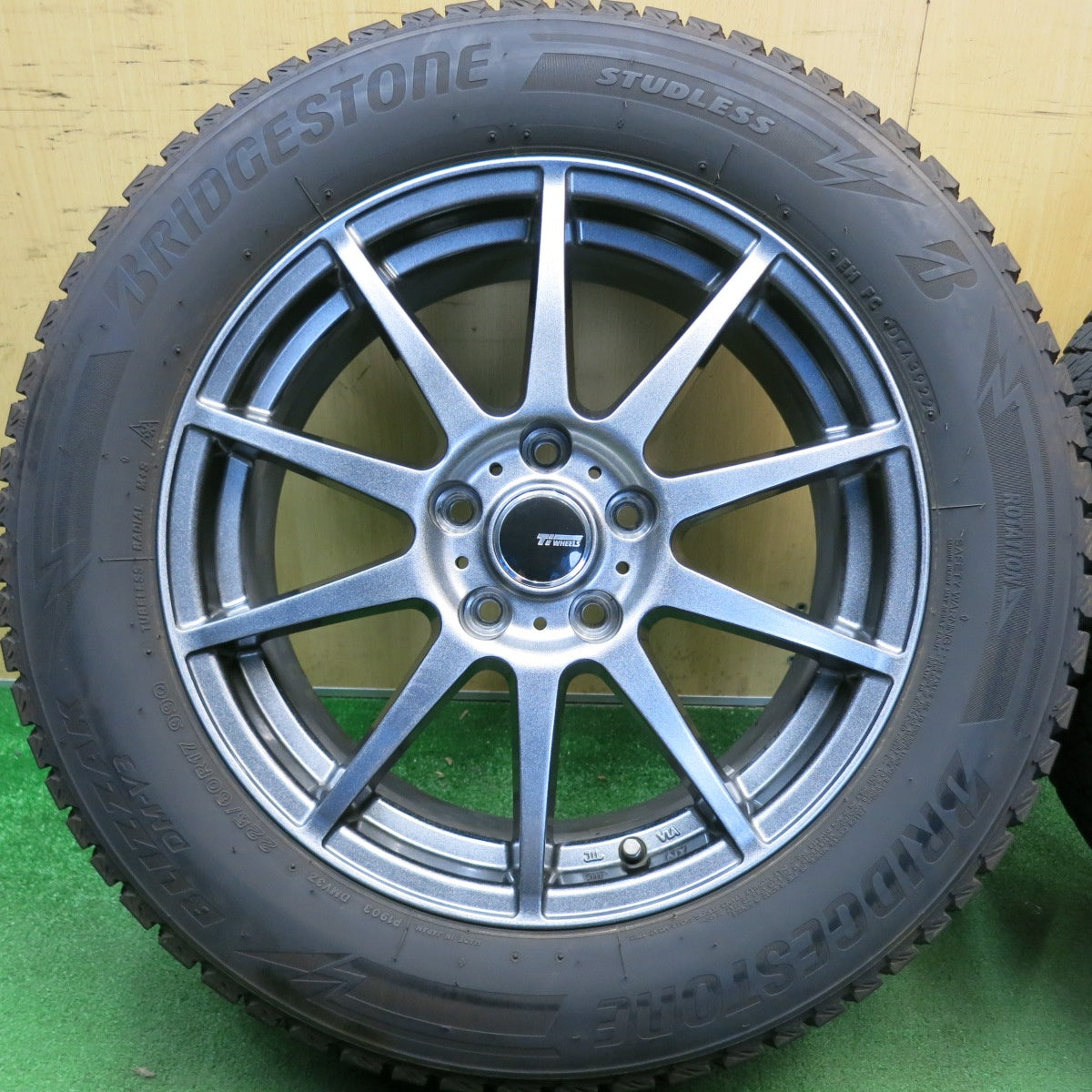 バリ溝！22年！キレイ！9分★スタッドレス 225/60R17 ブリヂストン ブリザック DM-V3 Ti WHEELS 社外 アルミ 17インチ PCD114.3/5H★6052302HAス