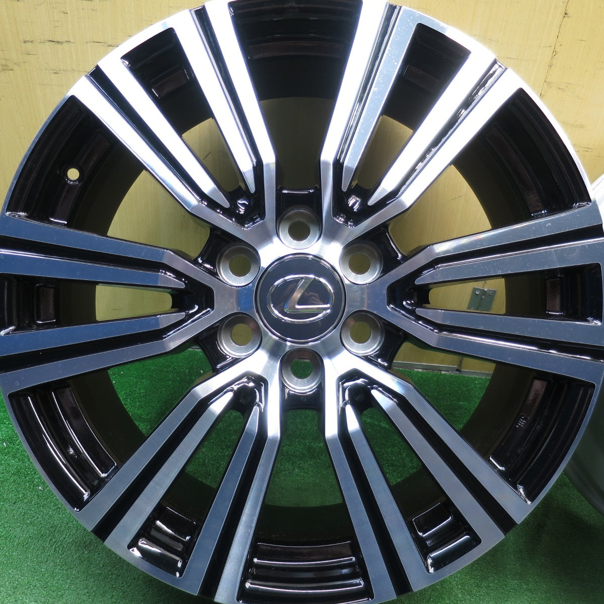 [送料無料] 新車外し★レクサス LX 600 純正 RAYS ホイール 22インチ 22×8J レイズ 製 PCD139.7/6H★5031110Hホ