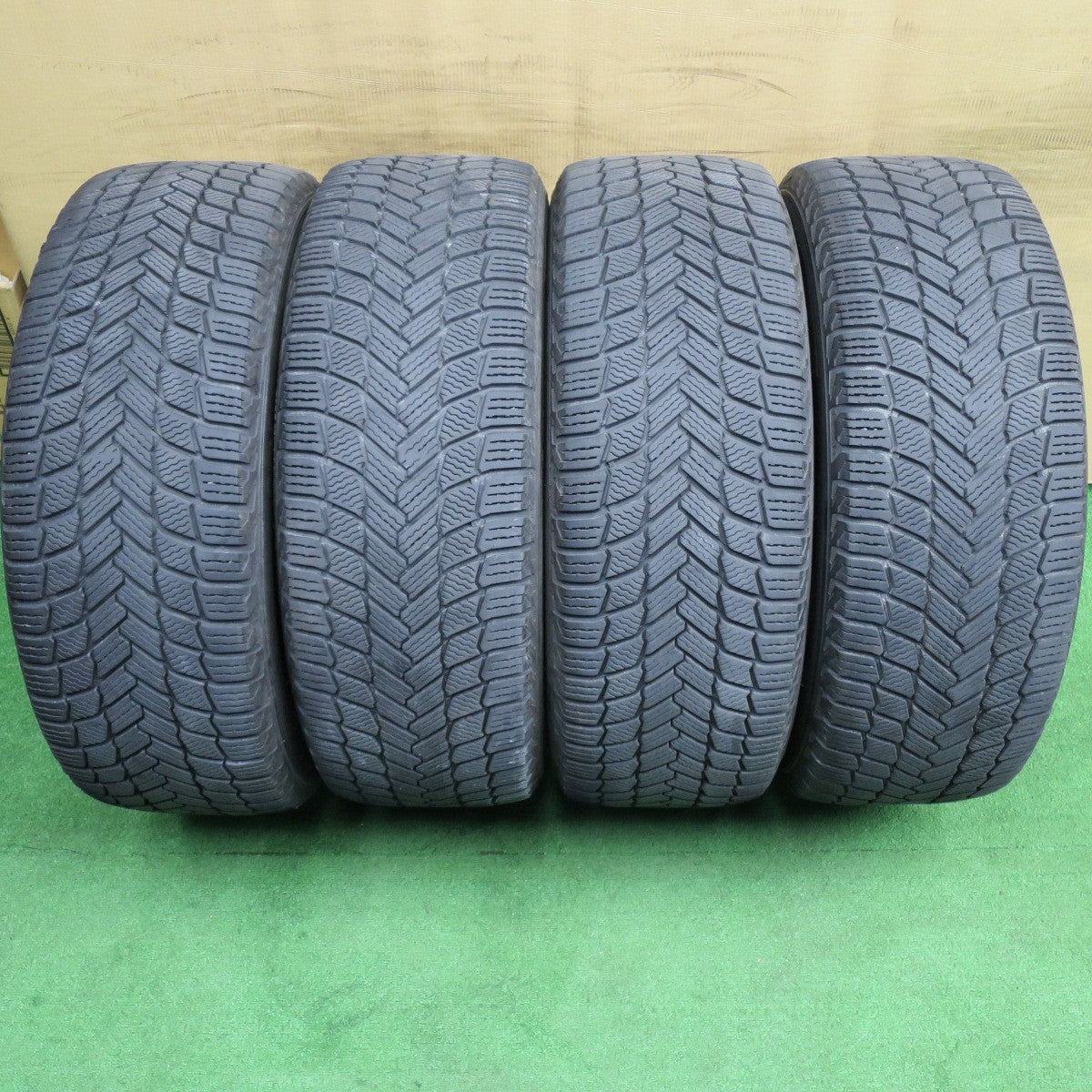 センサー付！バリ溝！キレイ！8.5分★ワーゲン 等 BORBET TypeV 235/55R18 スタッドレス ミシュラン X-ICE SNOW SUV ボルベット タイプV 18インチ PCD112/5H★6030701NKス