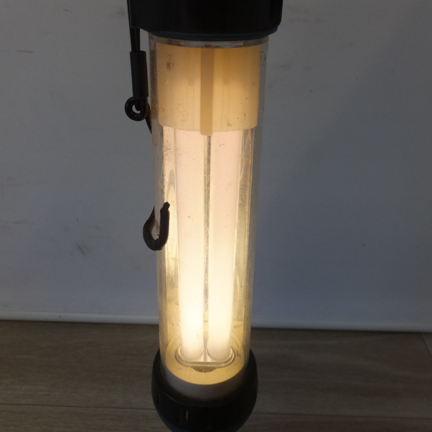 [送料無料] 現状品★マキタ makita 充電式蛍光灯 ML184　DC18V DC14.4V　本体のみ★