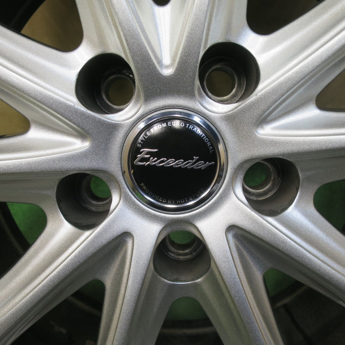 バリ溝！22年！キレイ！8.5分★スタッドレス 215/55R17 ブリヂストン ブリザック VRX2 Exceeder エクシーダー 17インチ PCD114.3/5H★5111201TTス