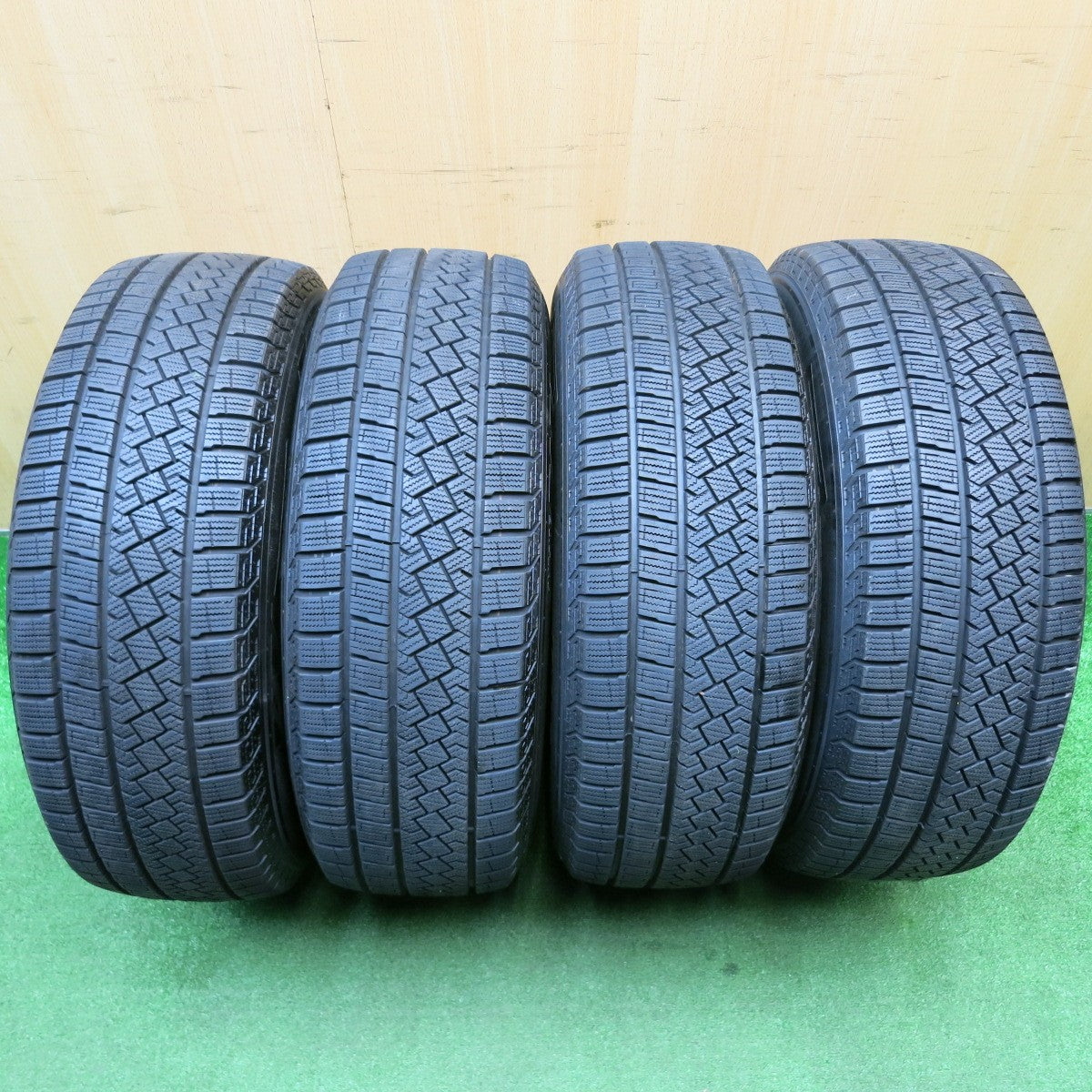 バリ溝！22年！キレイ！9分★FIAT フィアット 500X 純正 MOPAR 215/60R16 スタッドレス ピレリ アイスゼロ アシンメトリコ 16インチ PCD110/5H★5113002HAス
