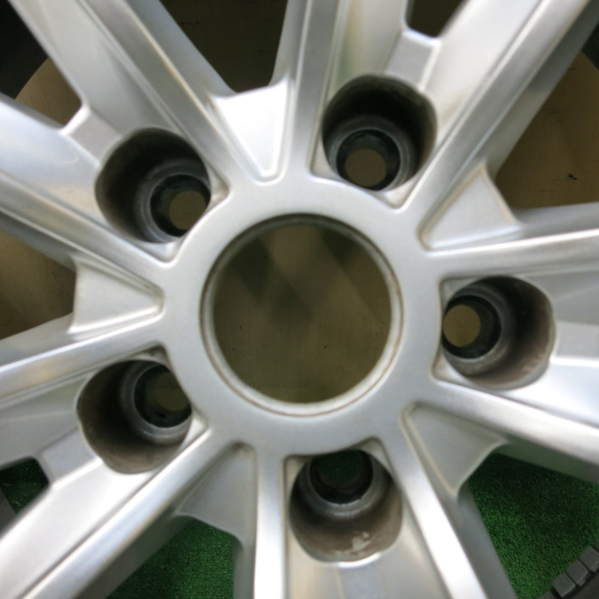 [送料無料] バリ溝！キレイ！8.5分★BMW 等 AGA WELT ヴェルト 225/60R18 スタッドレス ブリヂストン ブリザック RFT 18インチ PCD112/5H★4100209SYス