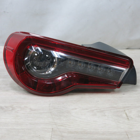 [送料無料] ◆トヨタ 86 ハチロク ZN6 後期 純正 テール ライト ランプ LED Koito 220-60345 左側◆