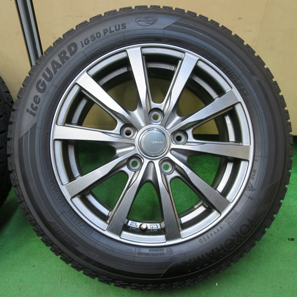 *送料無料* バリ溝！20年！キレイ！9分★スタッドレス 185/65R15 ヨコハマ アイスガード iG50 プラス GRASS グラス 15インチ PCD114.3/5H★4082905イス