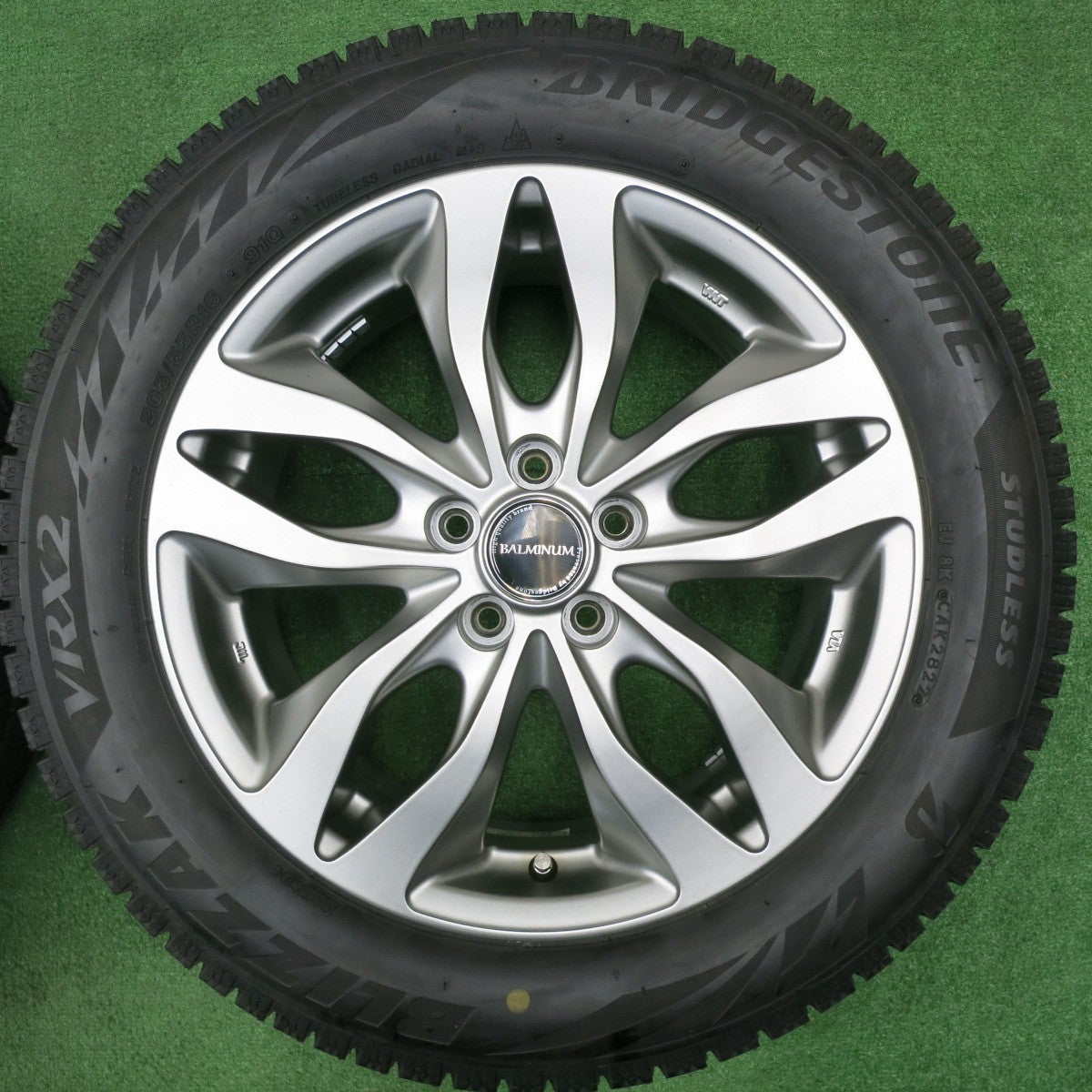 [送料無料] 超バリ溝！22年！キレイ！9.5分以上★86 BRZ 等 205/55R16 スタッドレス ブリヂストン ブリザック VRX2 BALMINUM バルミナ 16インチ PCD100/5H★4121808NJス
