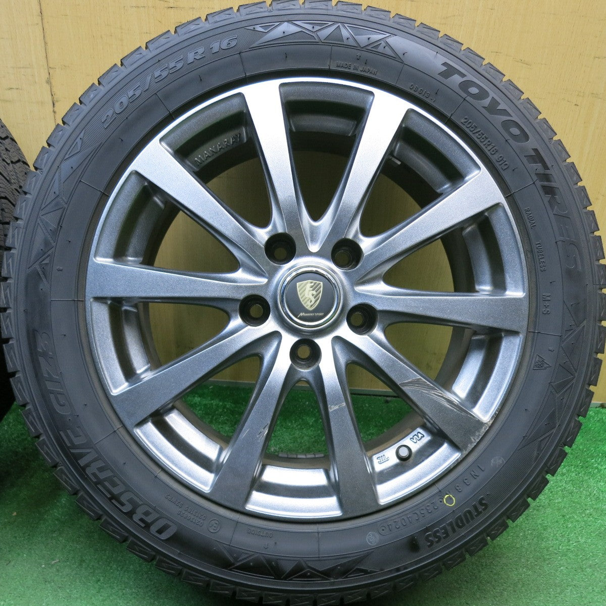 バリ溝！24年！9.5分以上★スタッドレス 205/55R16 トーヨー オブザーブ GIZ3 MANARAY SPORT マナレイ スポーツ 16インチ PCD114.3/5H★6031507HAス