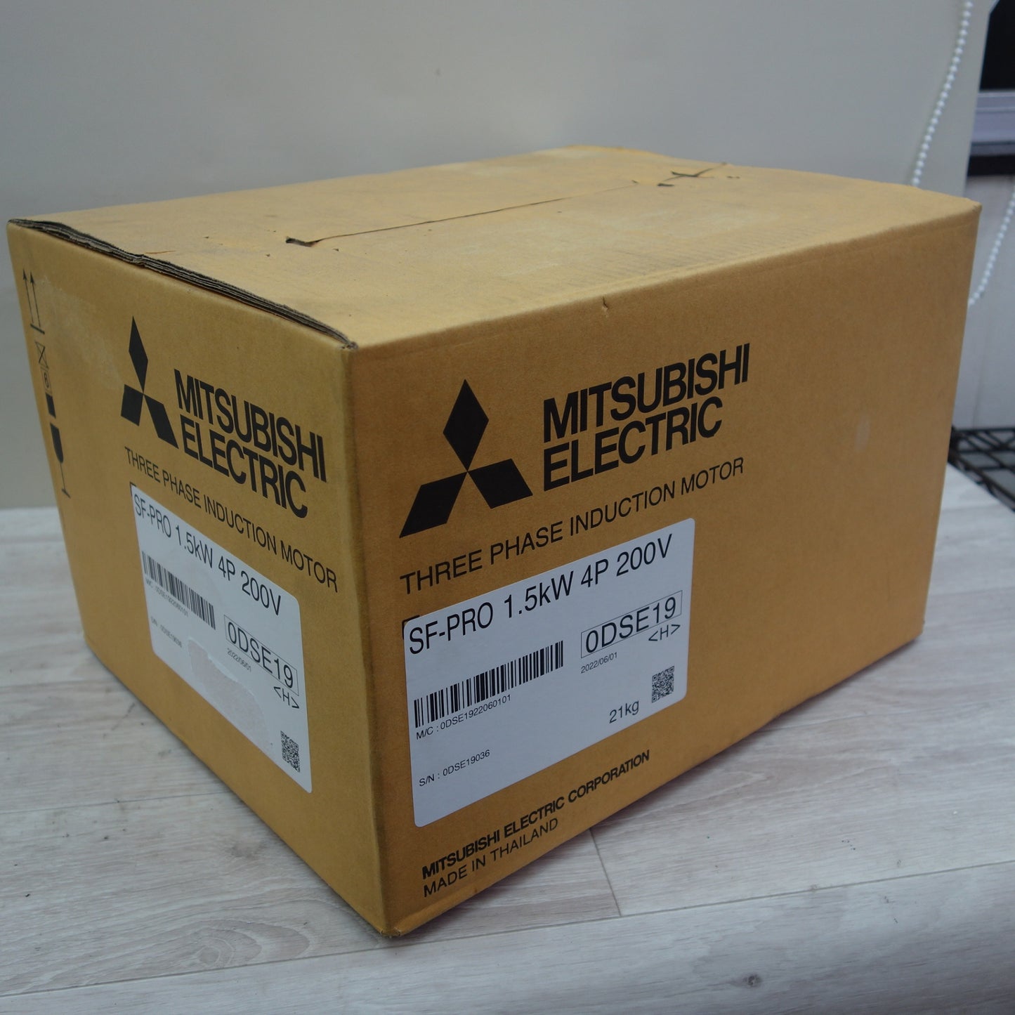 [送料無料] 未使用☆三菱 三相 モーター SF-PRO 屋外形 トップランナー モーター 1.5kW 4P 200V 0DSE19☆