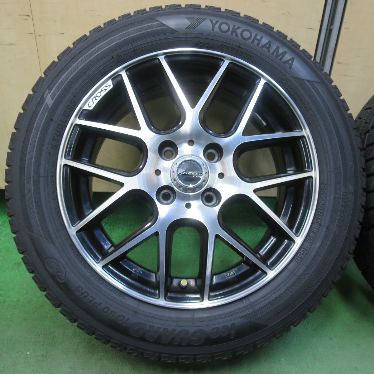 バリ溝！8.5分★スタッドレス 185/60R15 ヨコハマ アイスガード iG50 プラス iG60 X CROSS SPEED クロススピード 15インチ PCD100/4H★5122913イス