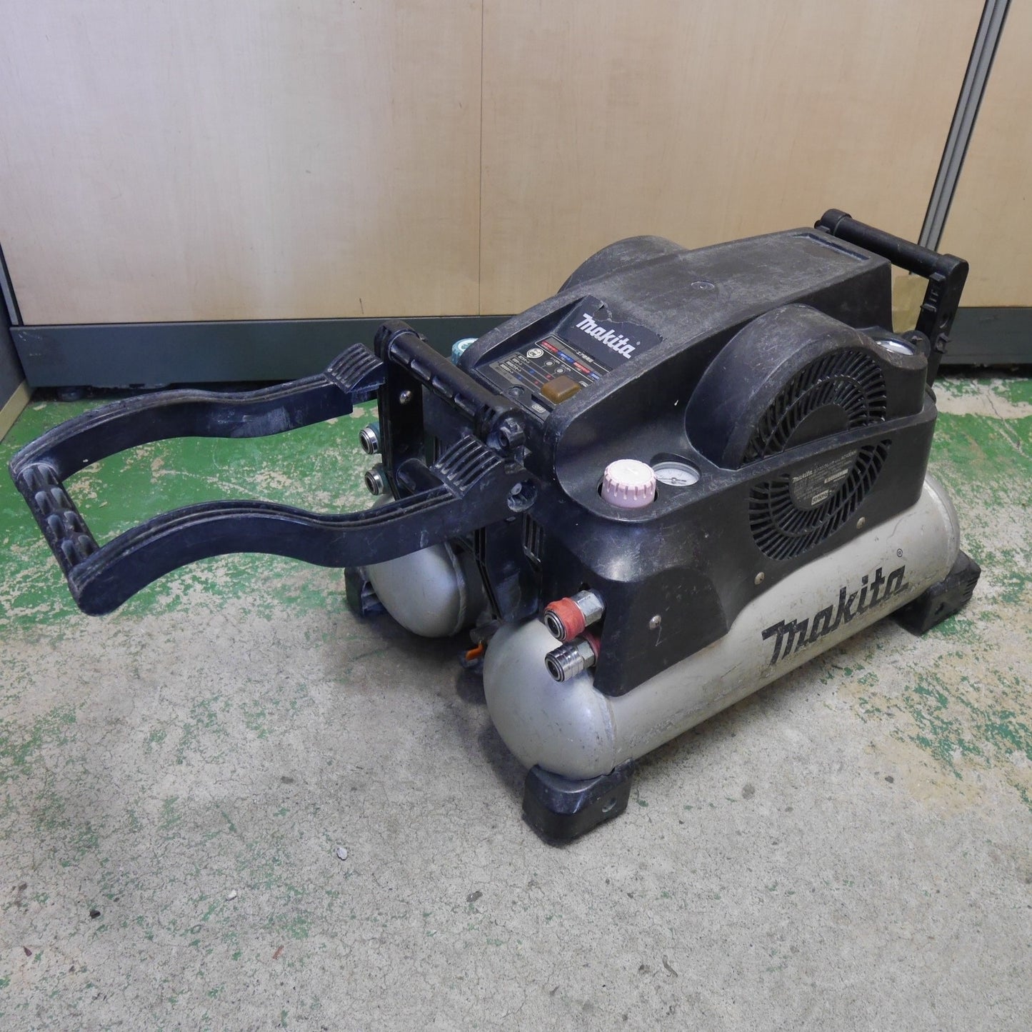 [送料無料] ☆マキタ エア コンプレッサー AC430XH 高圧 常圧 用140L エアー ツール 工具 100V makita☆