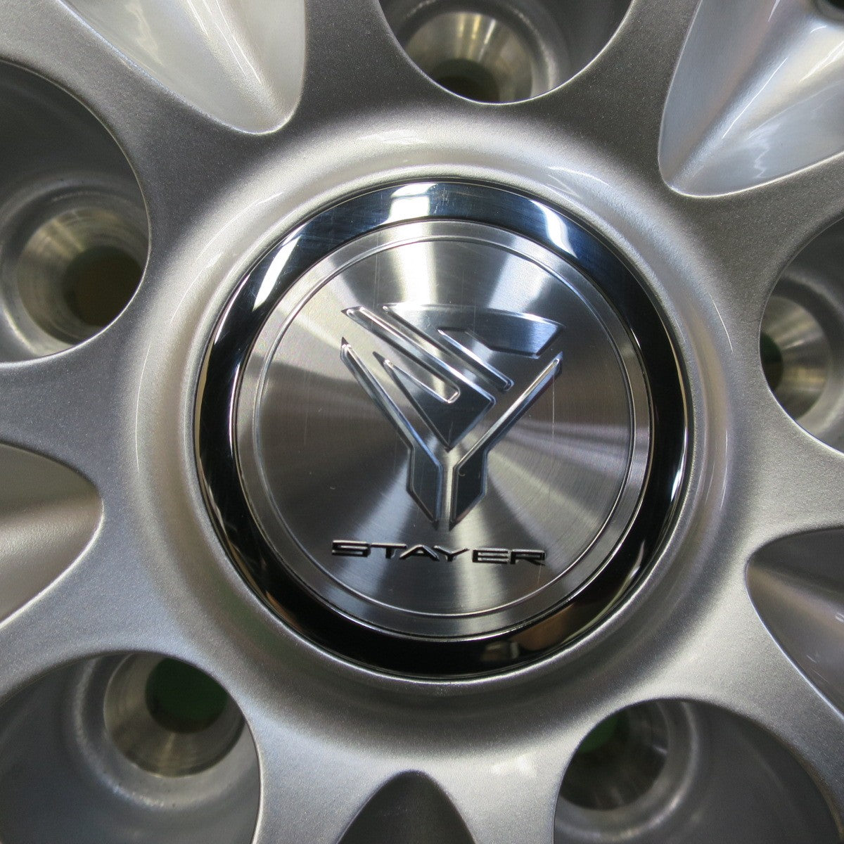 未使用！21年★スタッドレス 205/55R17 ミシュラン X-ICE SNOW STAYER ステイヤー 17インチ PCD114.3/5H★5101505イス