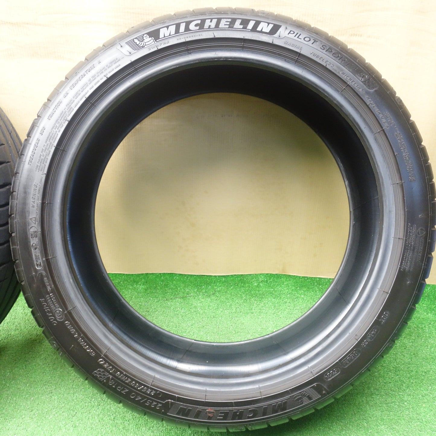 バリ溝！24年！9.5分★225/40R18 ミシュラン パイロットスポーツ 4 S タイヤ 18インチ GRヤリス カローラスポーツ GR86 BRZ インプレッサ 等★6013005KTノタ