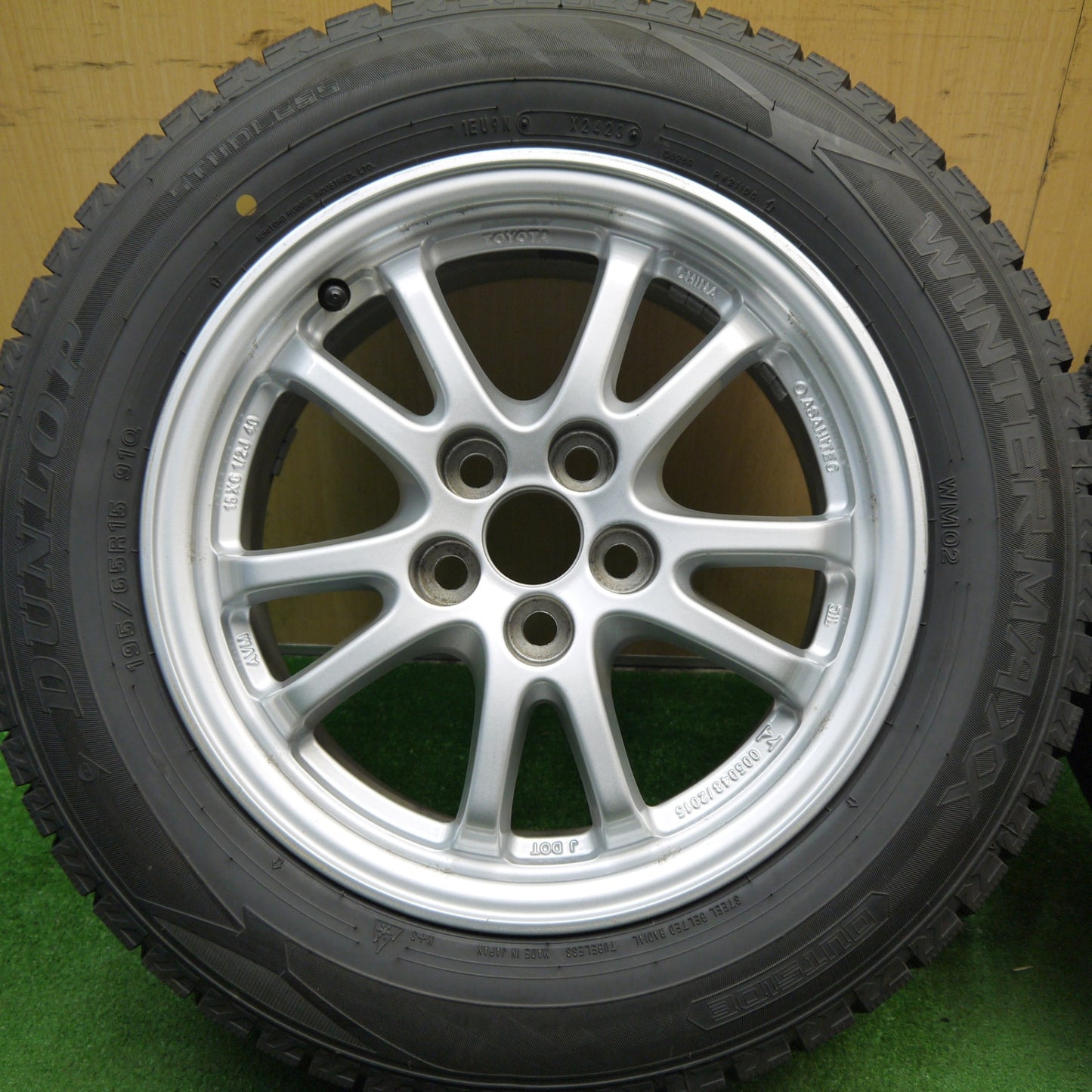 バリ溝！23年！9.5分★トヨタ 50系 プリウス 純正 195/65R15 スタッドレス ダンロップ ウインターマックス WM02 15インチ PCD100/5H★5042306Hス