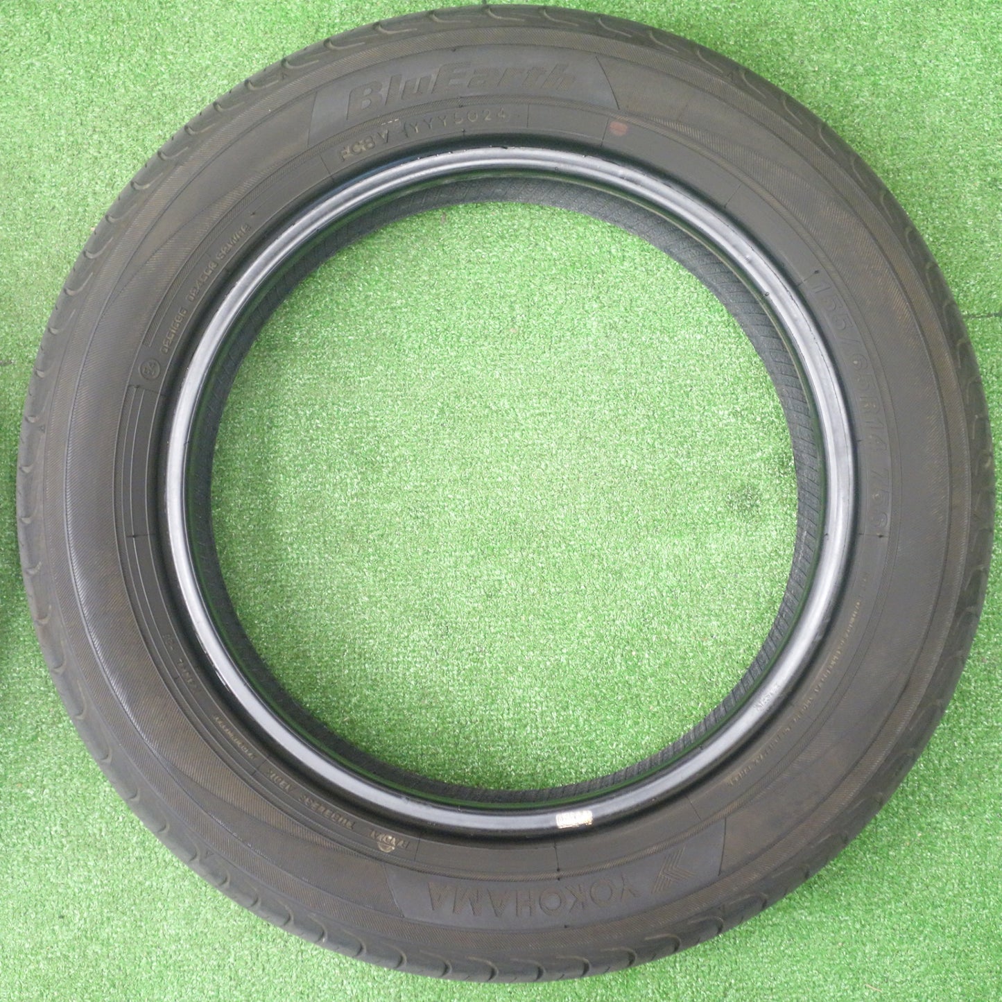 バリ溝！24年！8.5分★155/65R14 ヨコハマ ブルーアース AE01K タイヤ 14インチ N-BOX N-WGN サクラ ワゴンR タント ウェイク 等★6012502KTノタ