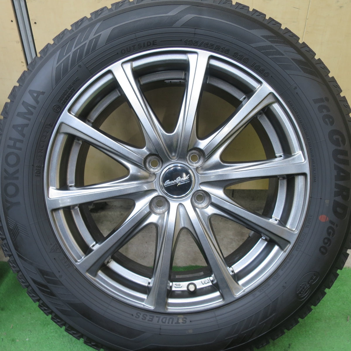 バリ溝！21年！キレイ！8.5分★スタッドレス 195/65R16 ヨコハマ アイスガード iG60 EuroSpeed MANARAY SPORT ユーロスピード マナレイ 16インチ PCD100/4H★5051801TTス