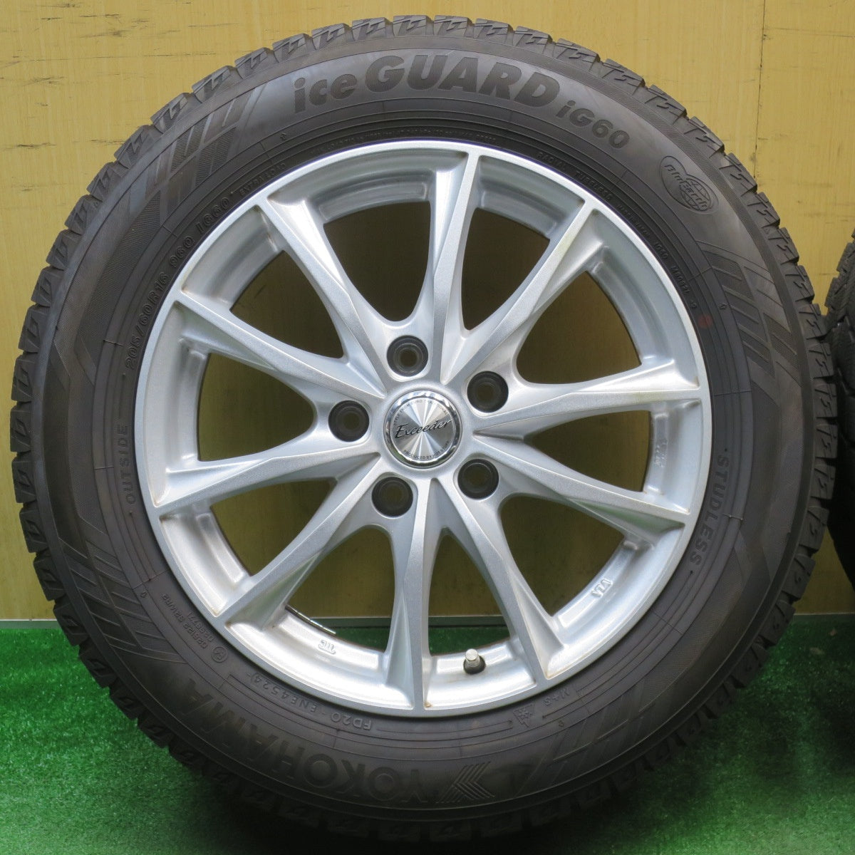バリ溝！24年！キレイ！ほぼ10分★スタッドレス 205/60R16 ヨコハマ アイスガード iG60 Exceeder エクシーダー 16インチ PCD114.3/5H★6021802NJス