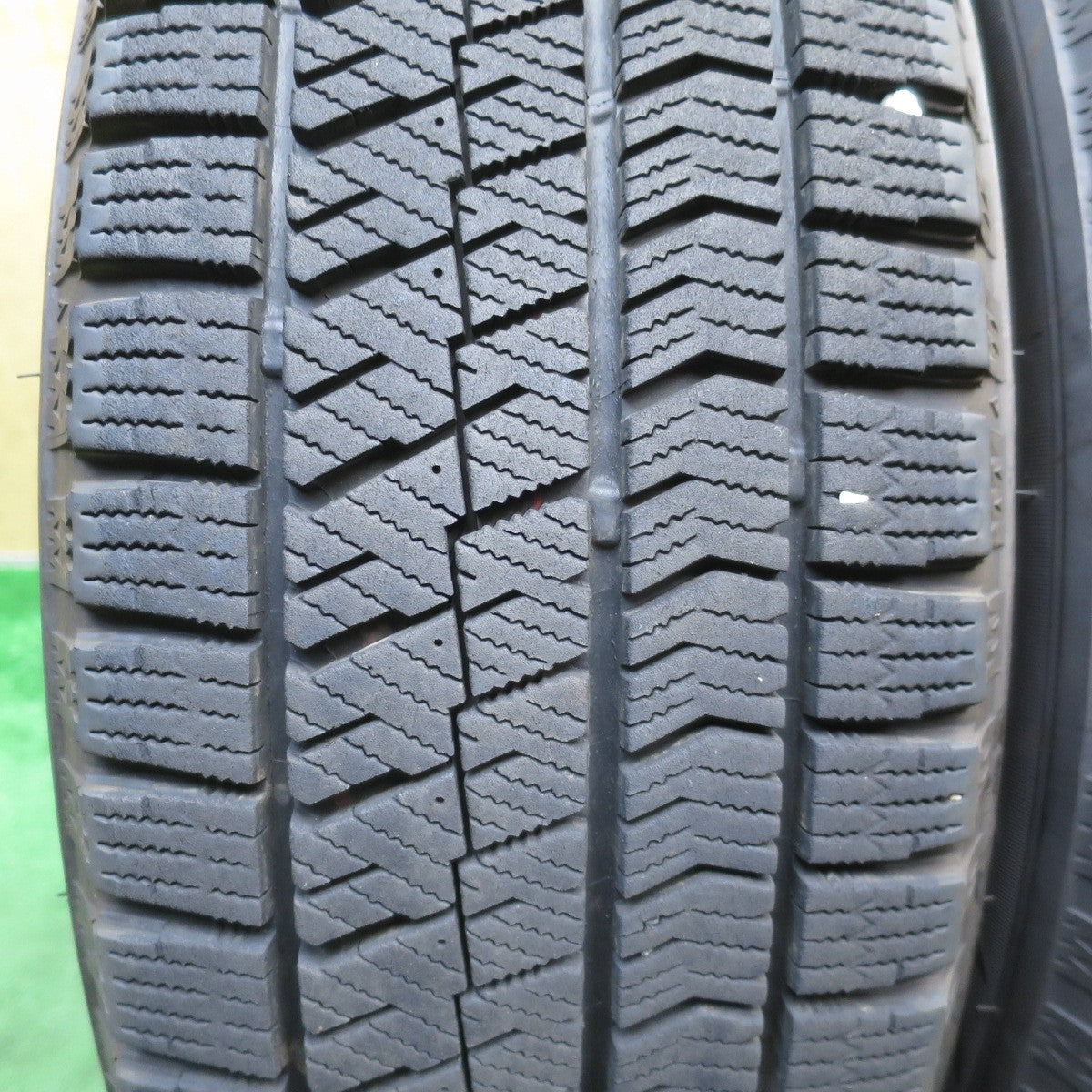 バリ溝！22年！キレイ！9分◎ライズ ロッキー 等 195/60R17 スタッドレス ブリヂストン ブリザック VRX2 JOKER ジョーカー 17インチ PCD100/5H◎6082601NJス