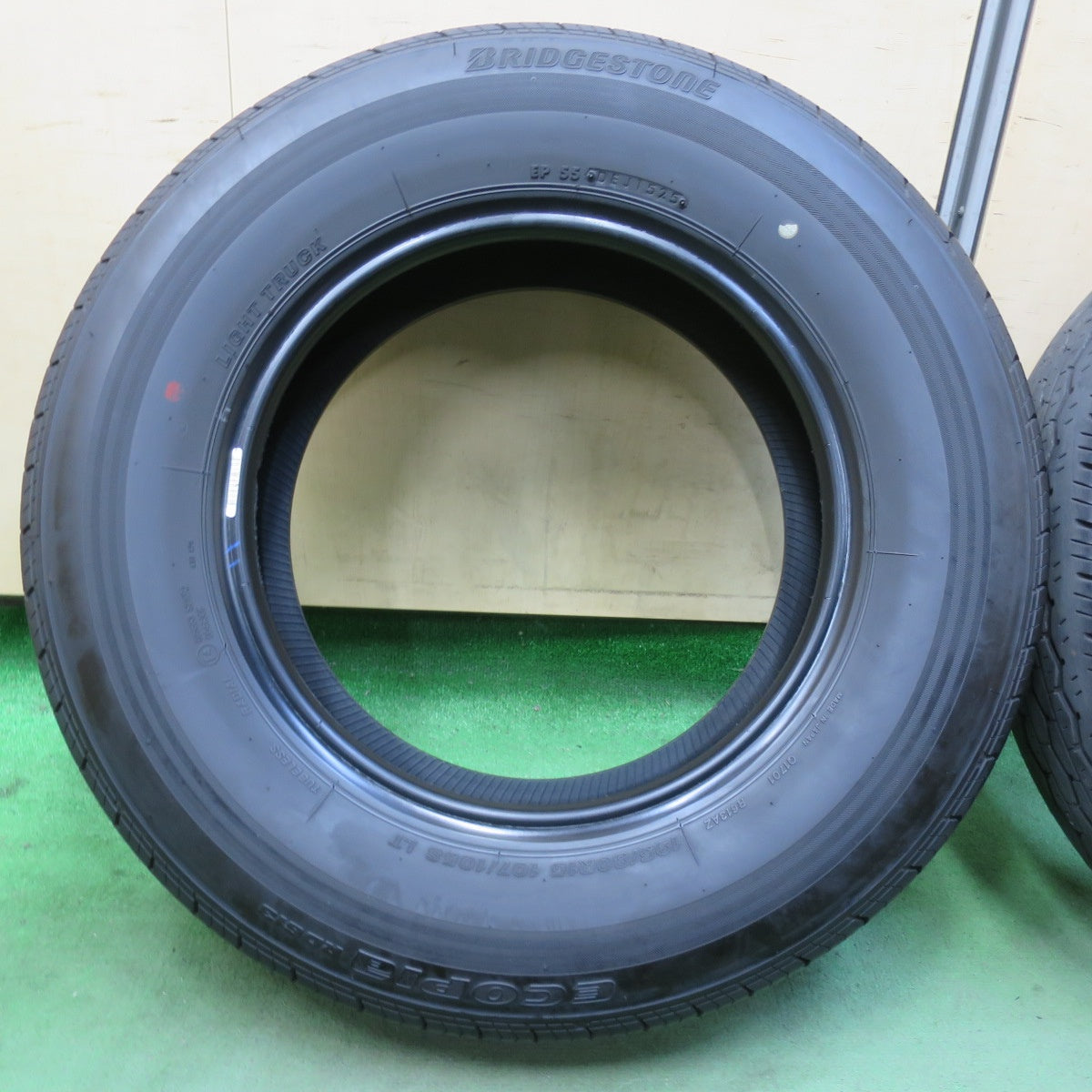 バリ溝！25年！9分★195/80R15 107/105S ブリヂストン エコピア RD613 タイヤ 15インチ ハイエース キャラバン 等★5121001イノタ