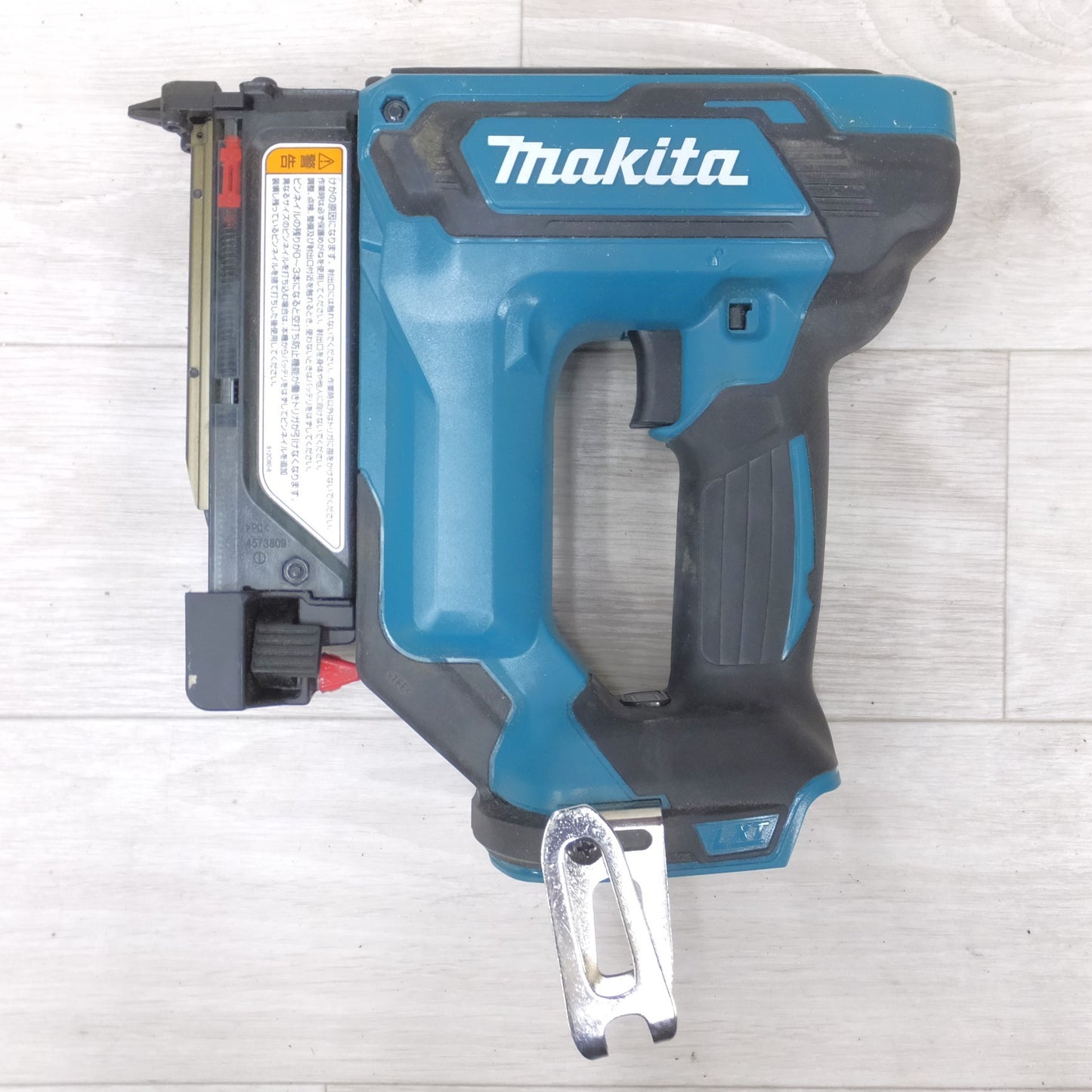 [送料無料] ◆makita マキタ 充電式ピンタッカ PT353D 18V 電動工具 本体のみ◆