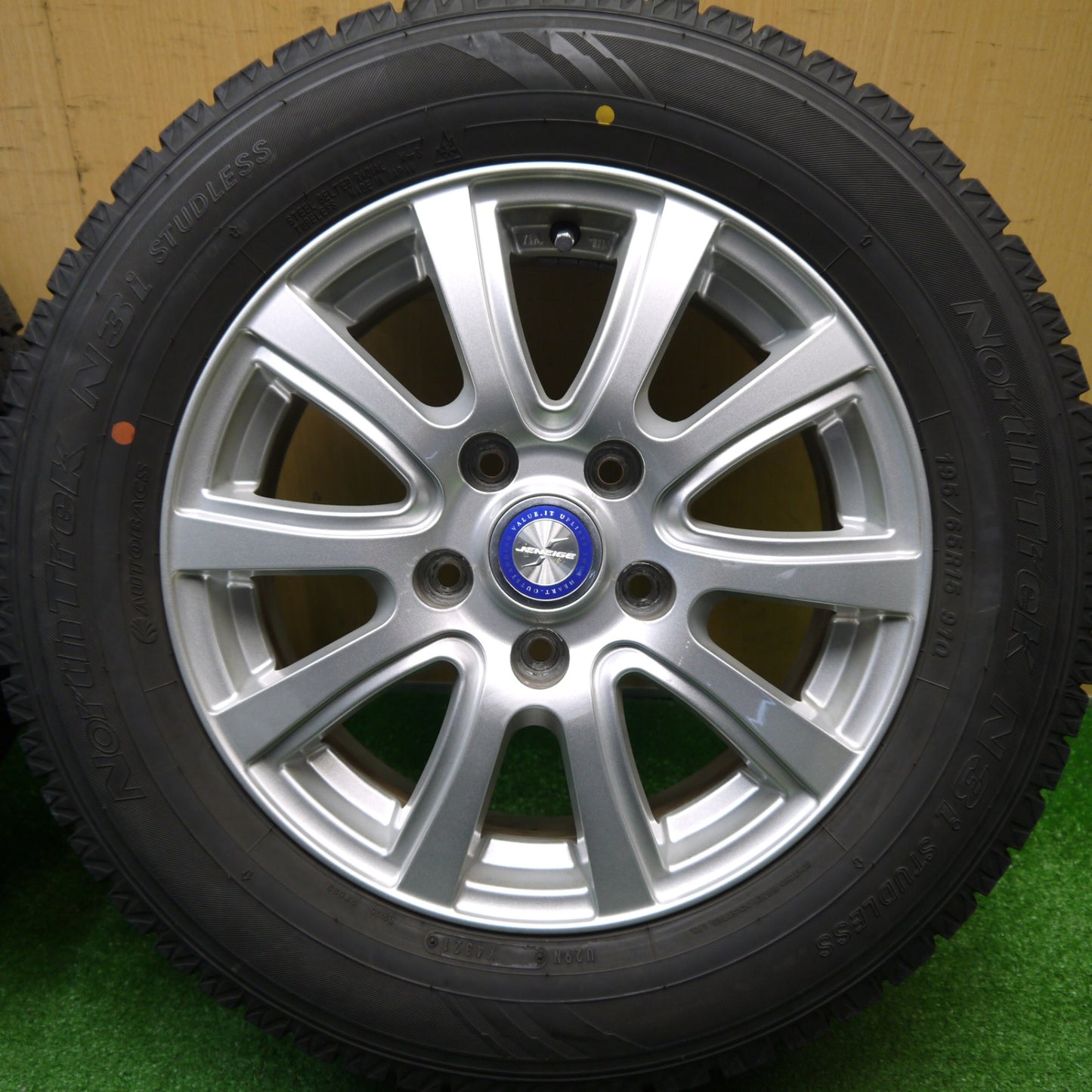 バリ溝！21年！キレイ！9.5分★スタッドレス 195/65R15 オートバックス ノーストレック N3i JENEIGE 15インチ PCD114.3/5H★5112803Hス