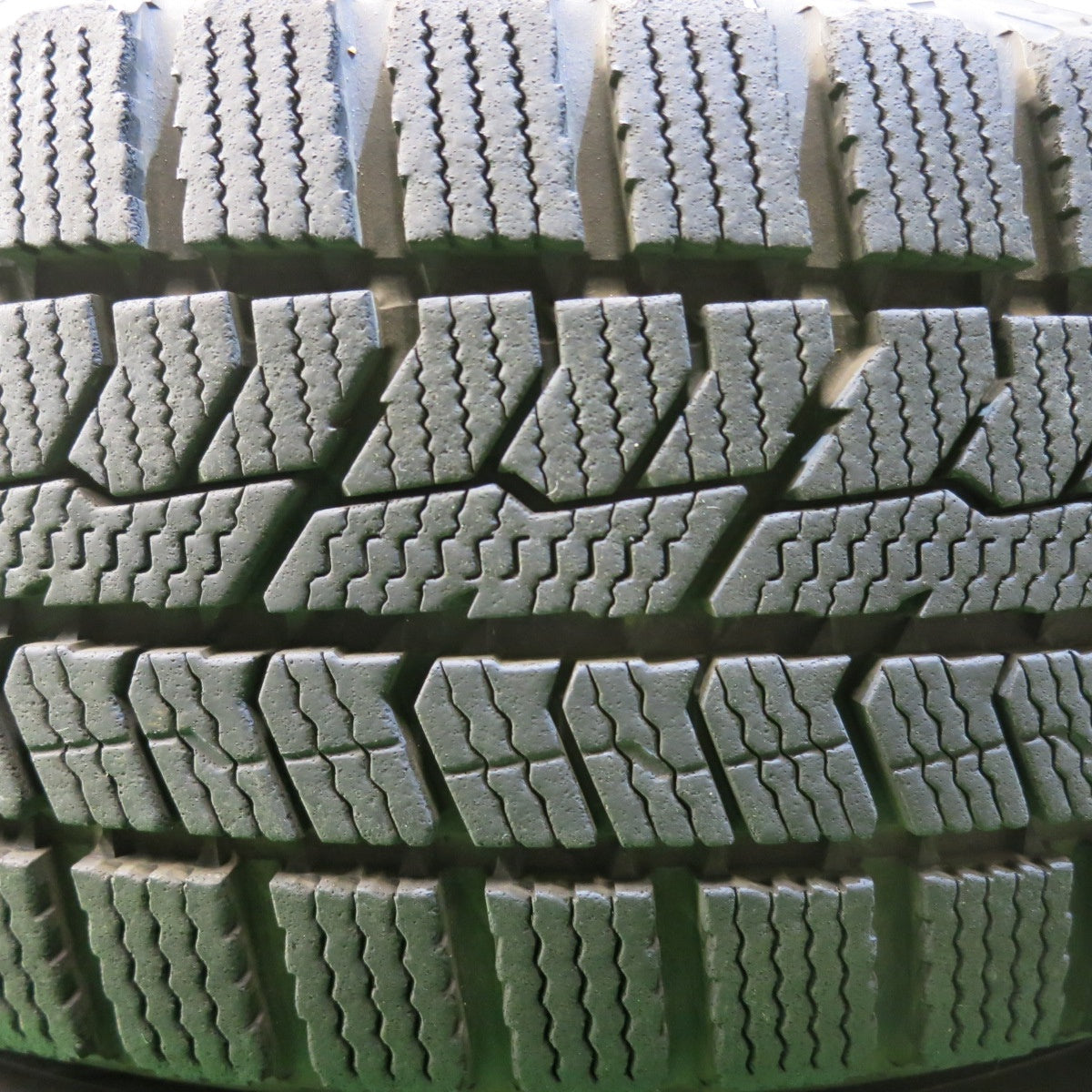 バリ溝！21年！9分★スタッドレス 185/65R15 トーヨー オブザーブ GIZ2 VELVA CHARGE ヴェルヴァ チャージ 15インチ PCD114.3/5H★5110809HAス