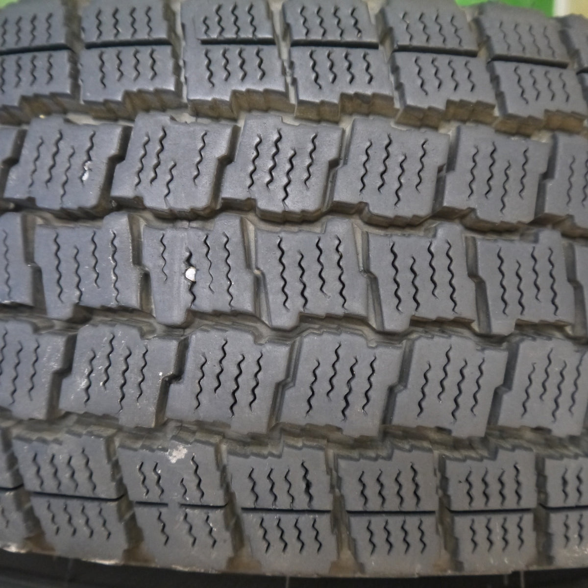 バリ溝！キレイ！9.5分◎スタッドレス 195/80R15 107/105L グッドイヤー アイスナビ CARGO BISON バイソン 15インチ PCD139.7/6H◎6092502Hス